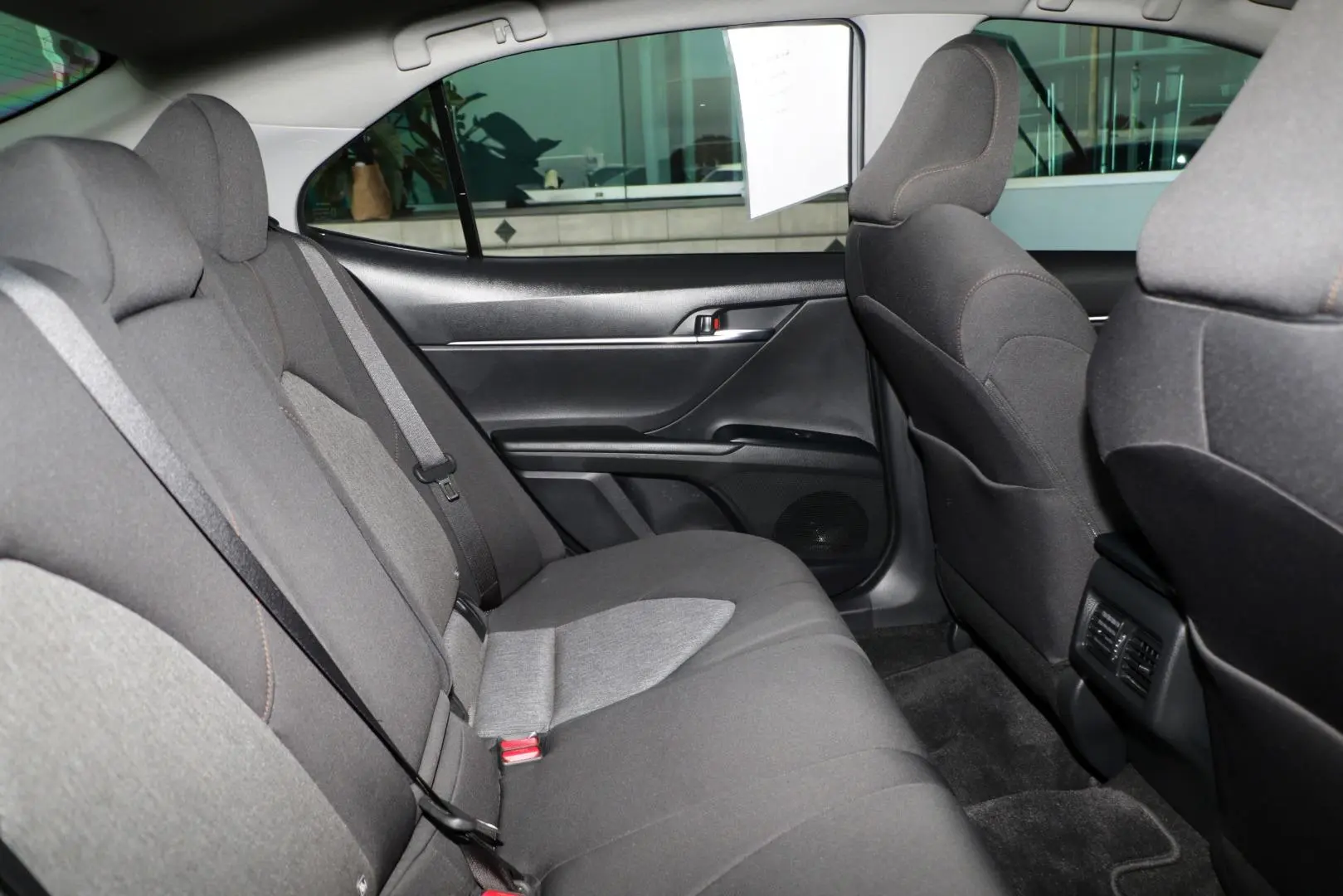 2020 Toyota Camry Gallery Image 9