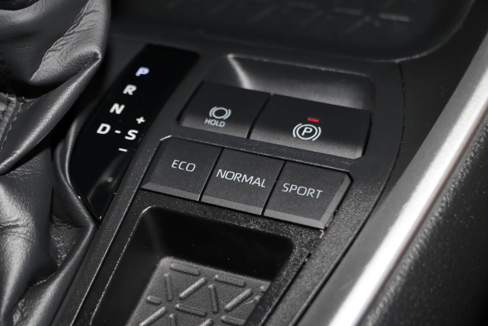 2025 Toyota RAV4 Gallery Image 16