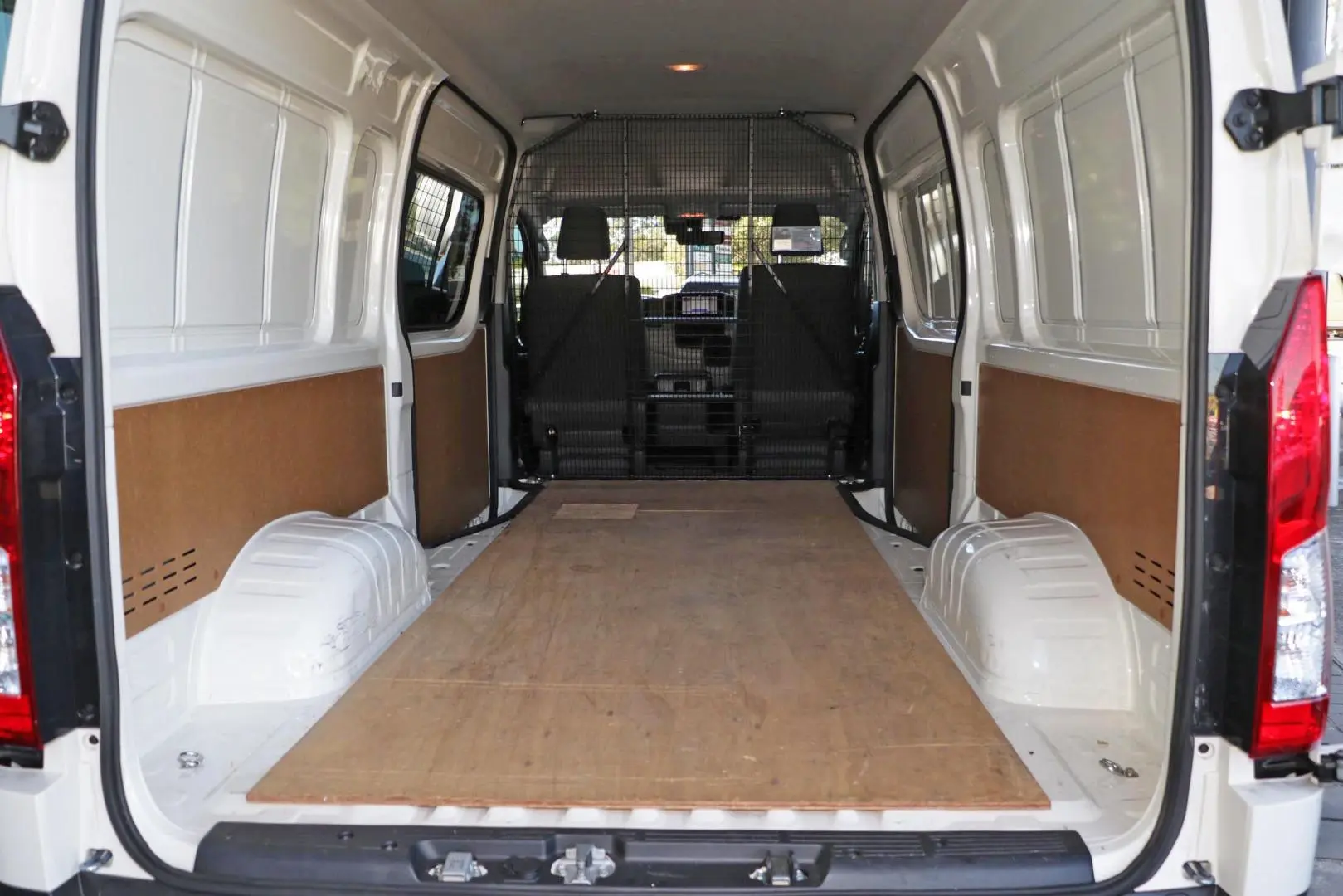 2024 Toyota Hiace Gallery Image 21