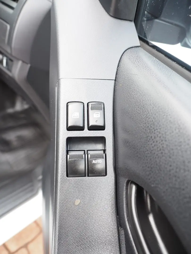 2019 Isuzu D-MAX Gallery Image 13