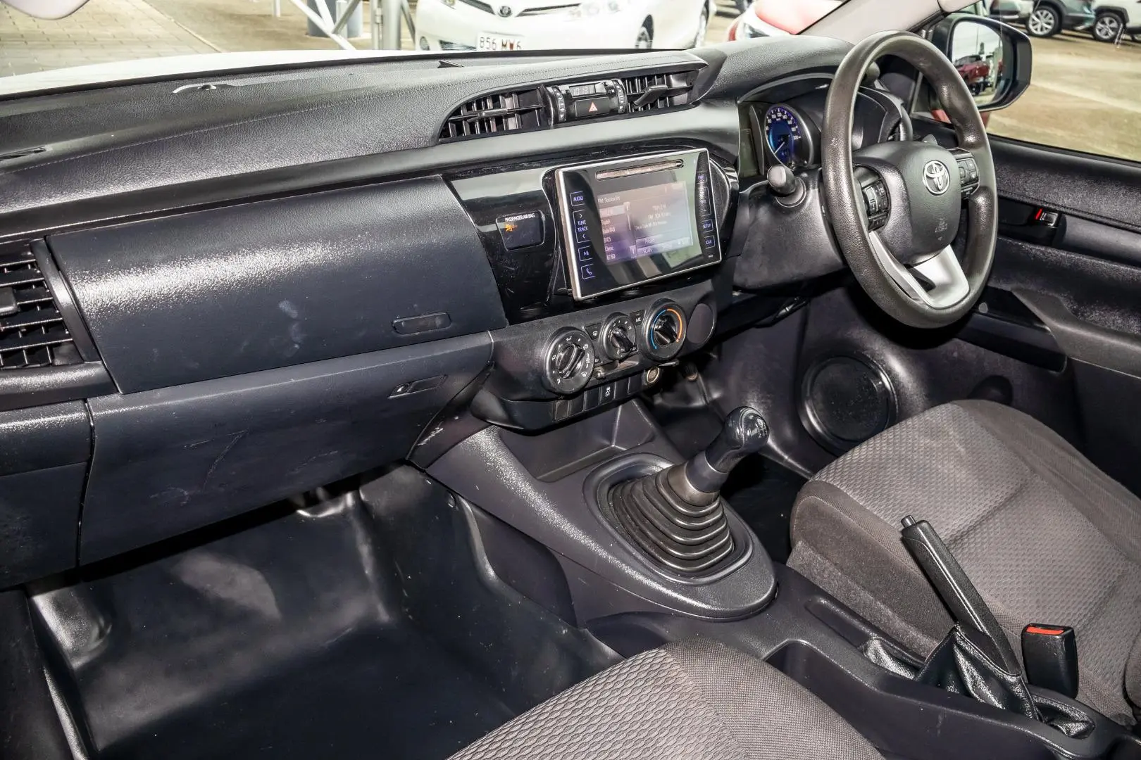 2019 Toyota Hilux Gallery Image 7