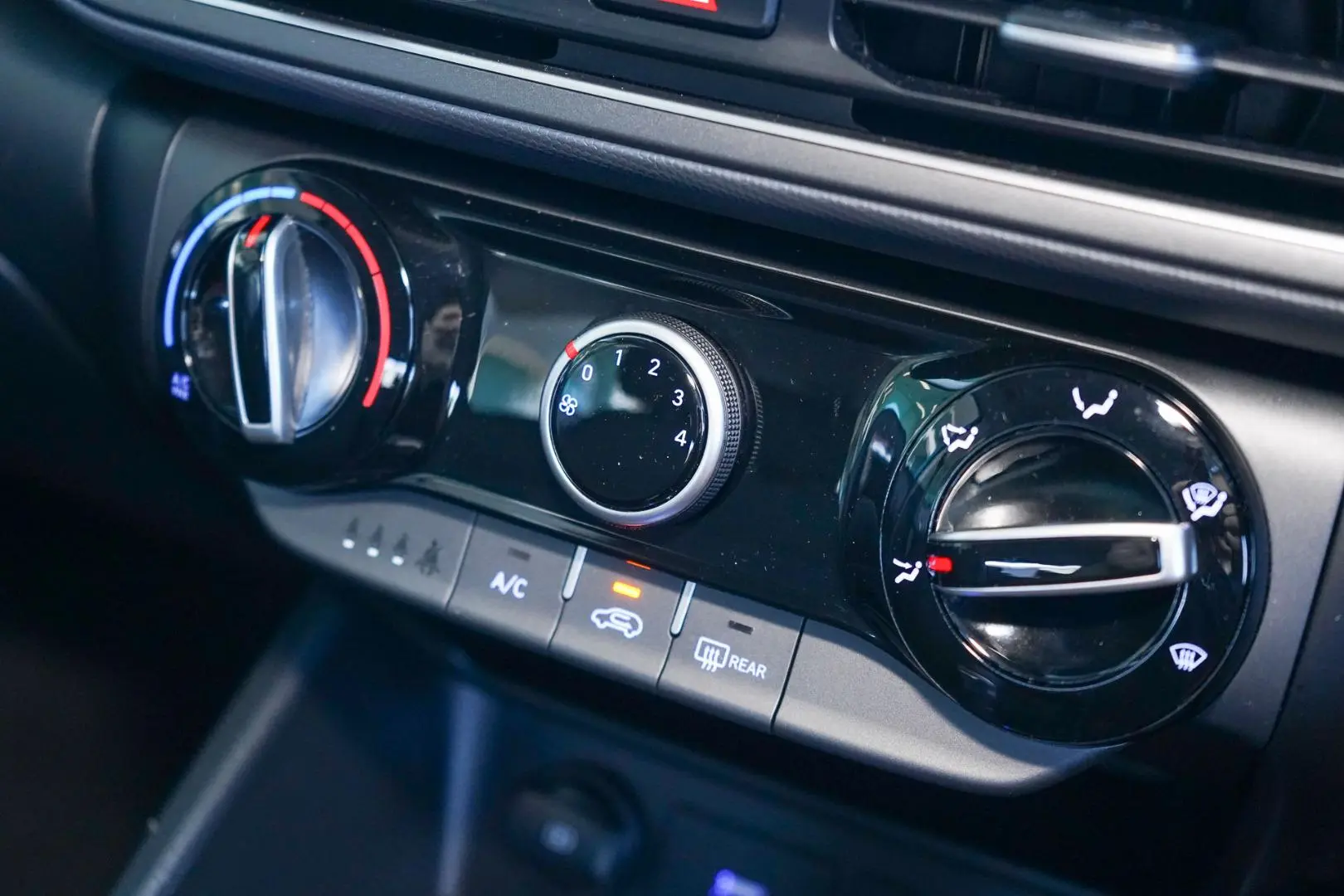 2022 Hyundai Kona Gallery Image 15