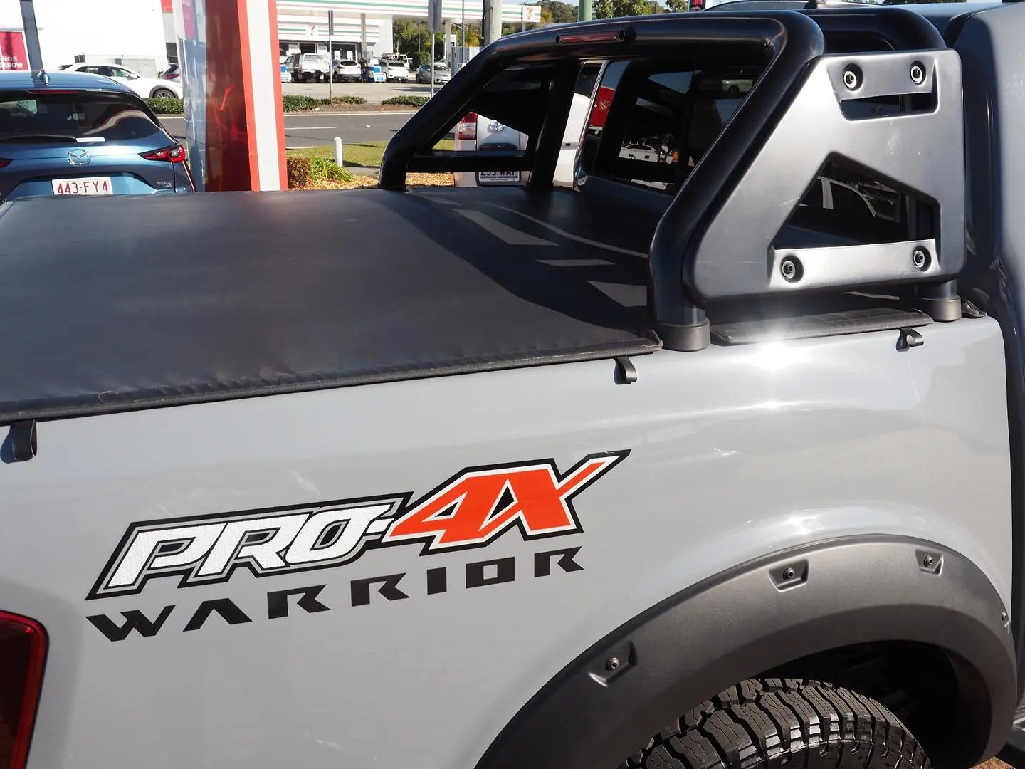 2021 Nissan Navara Gallery Image 5
