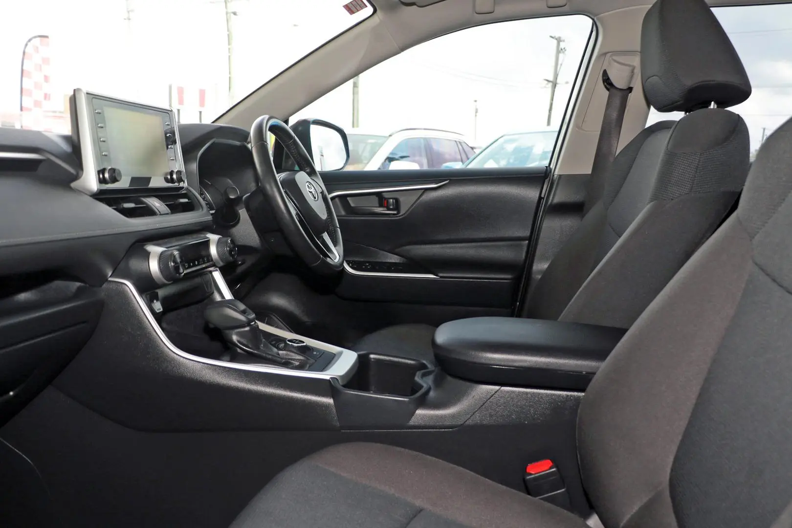 2022 Toyota RAV4 Gallery Image 8