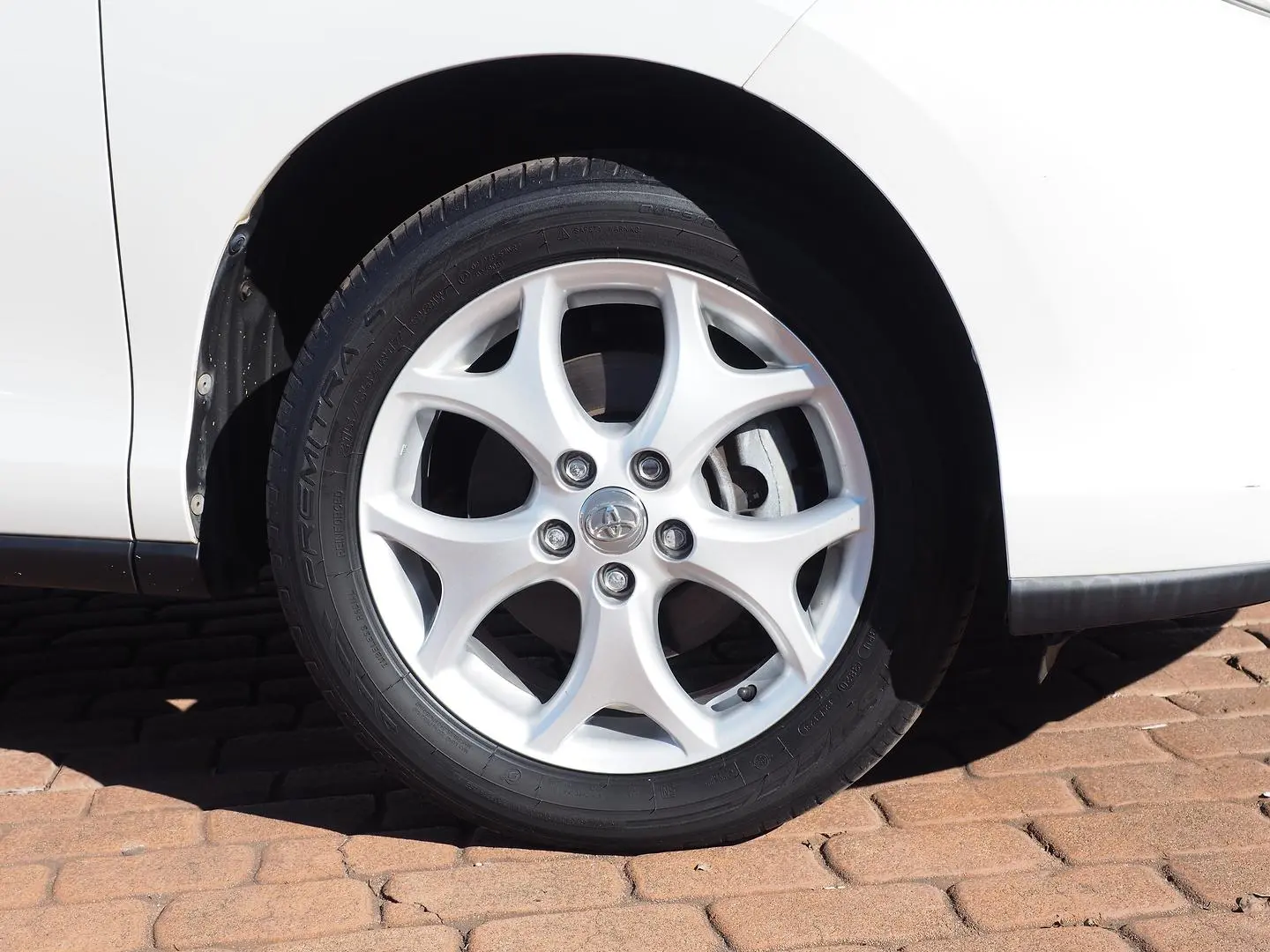 2007 Toyota Tarago Gallery Image 2