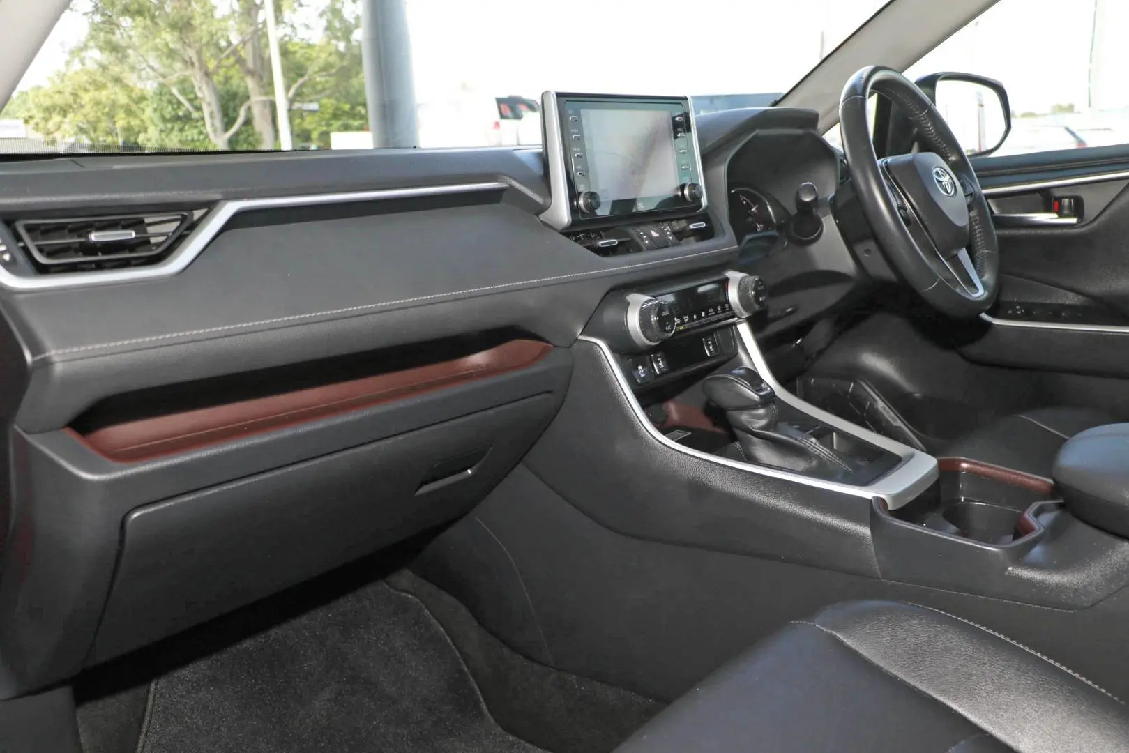 2021 Toyota RAV4 Gallery Image 9