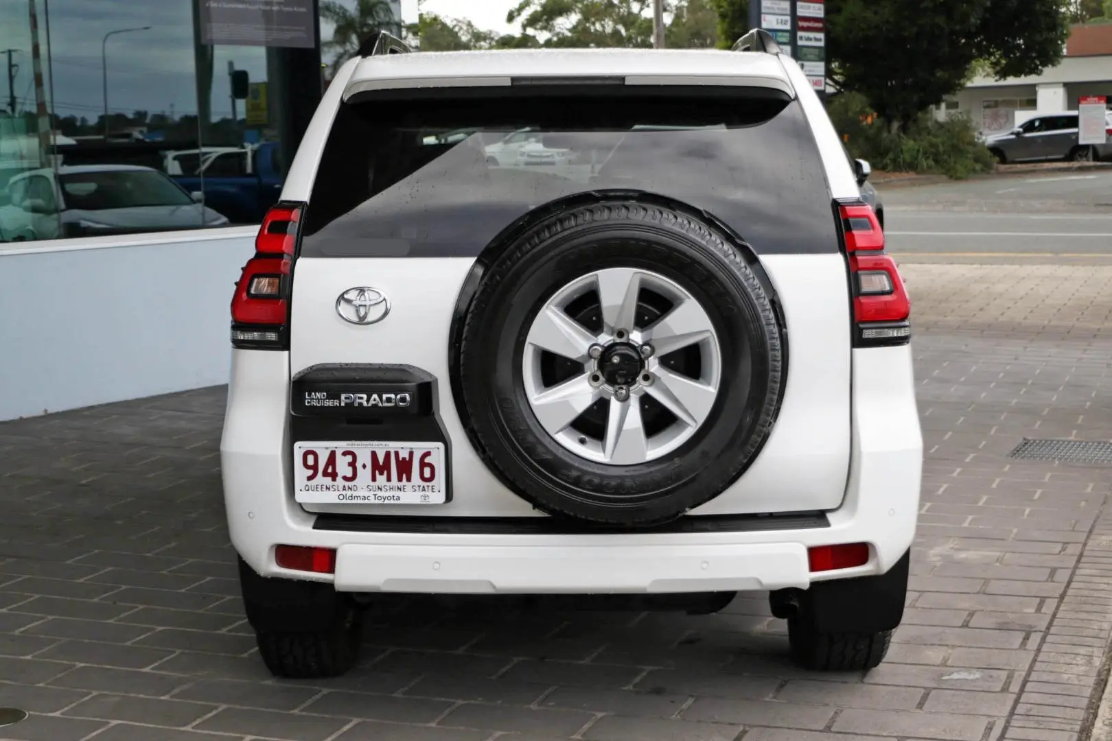 2023 Toyota Landcruiser Prado Gallery Image 6