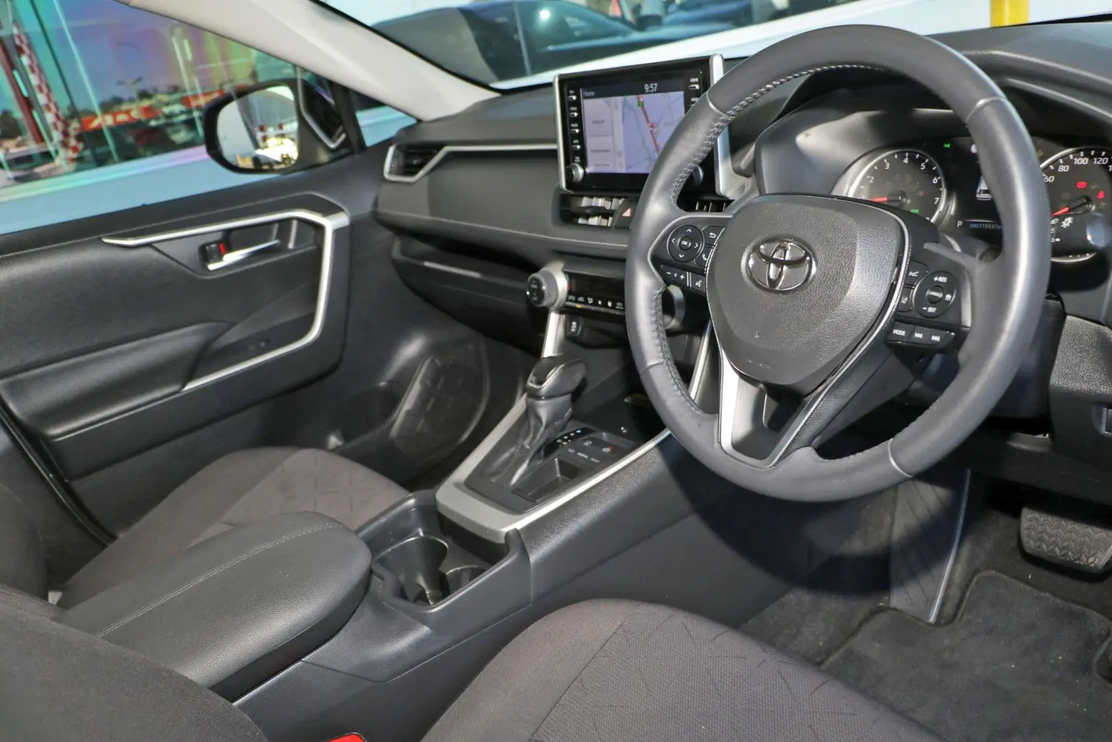 2021 Toyota RAV4 Gallery Image 6