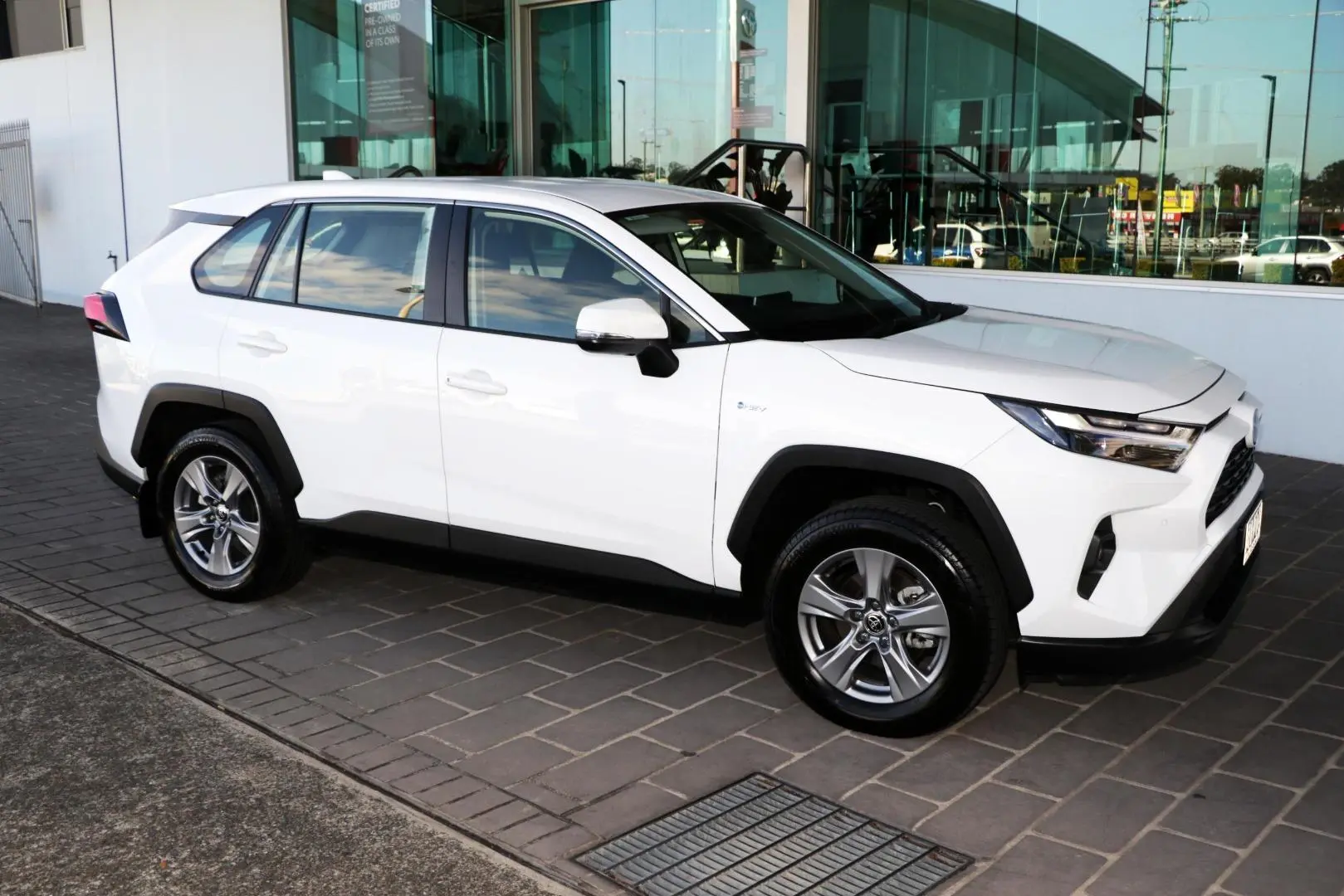 2025 Toyota RAV4 Gallery Image 6