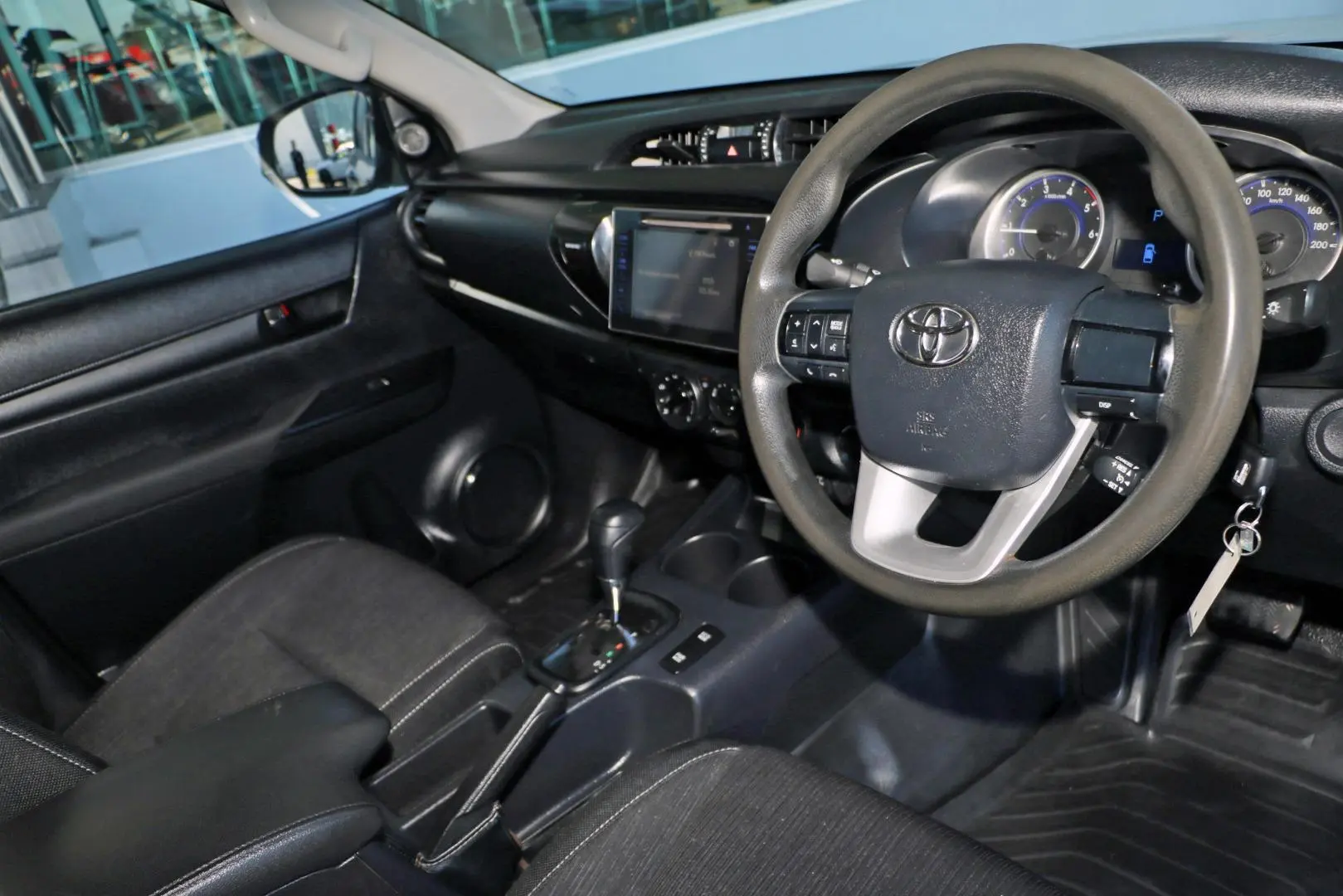 2018 Toyota Hilux Gallery Image 6