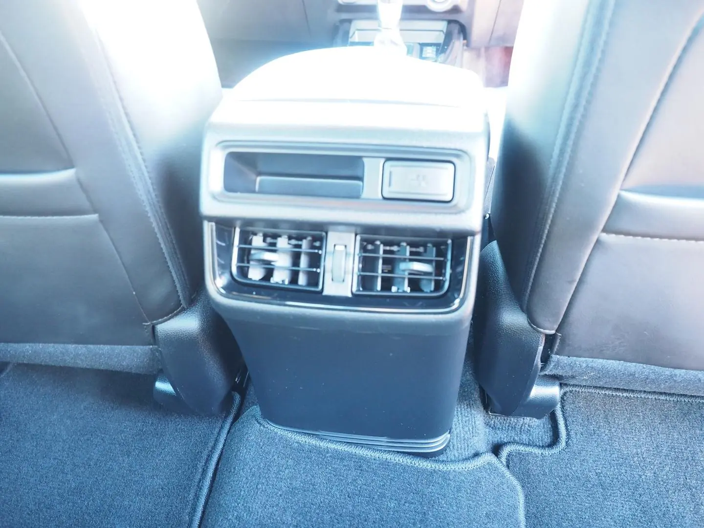 2022 Isuzu D-MAX Gallery Image 21