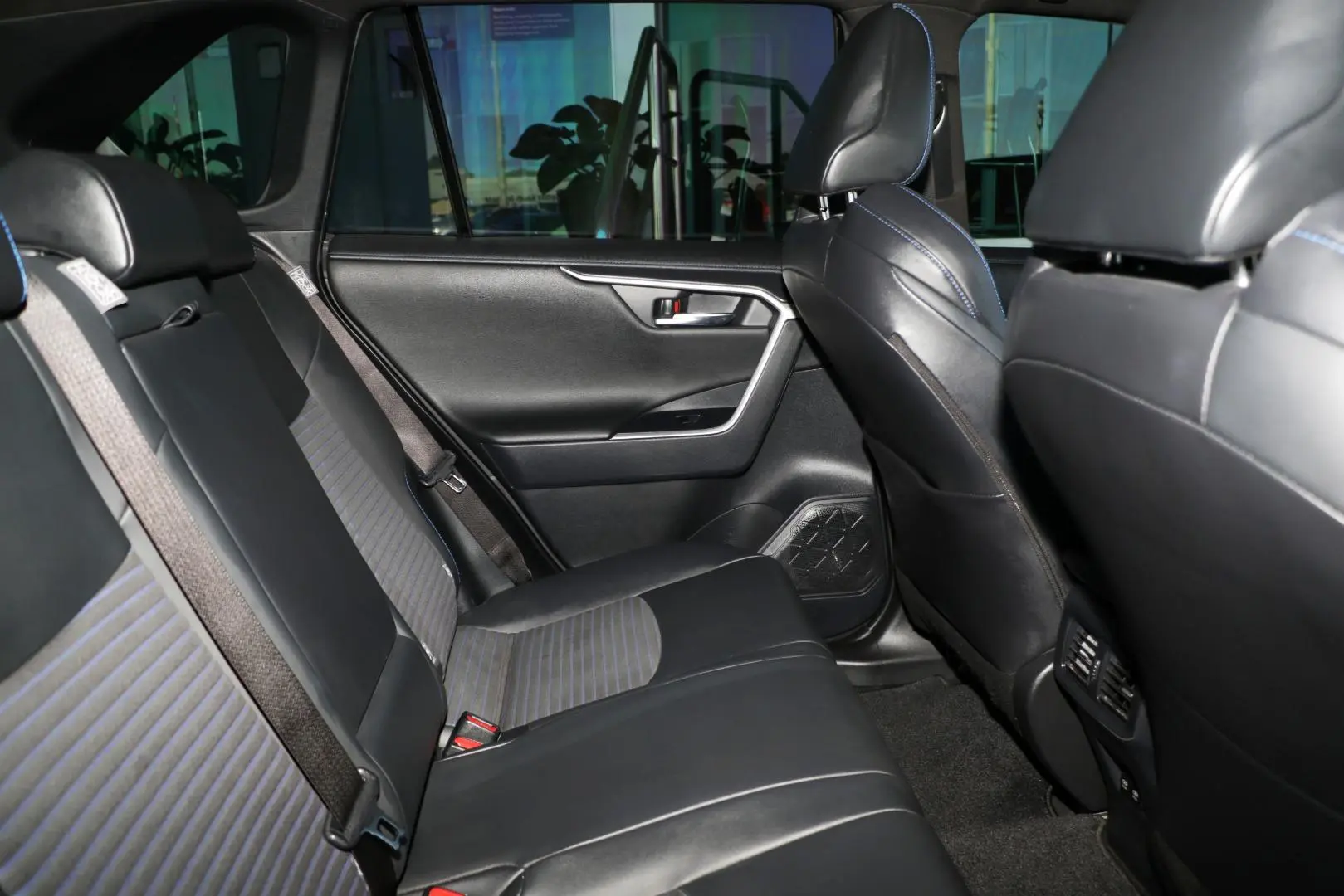 2022 Toyota RAV4 Gallery Image 10