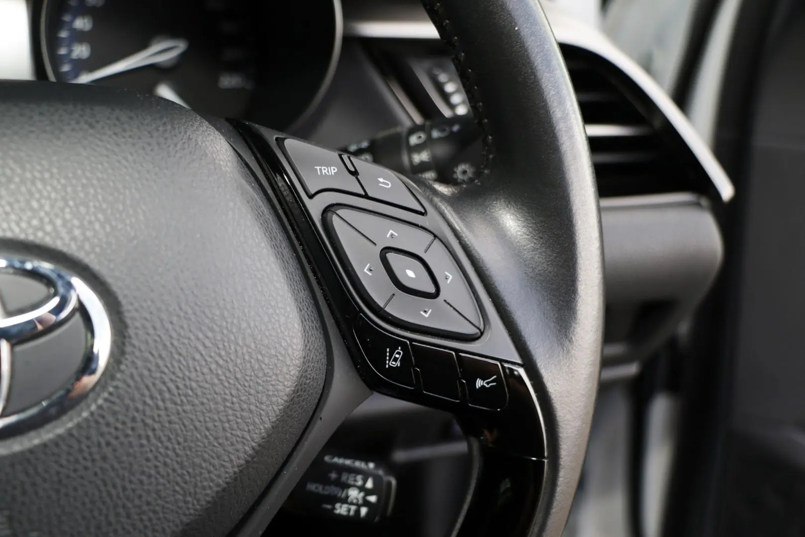 2023 Toyota C-HR Gallery Image 18