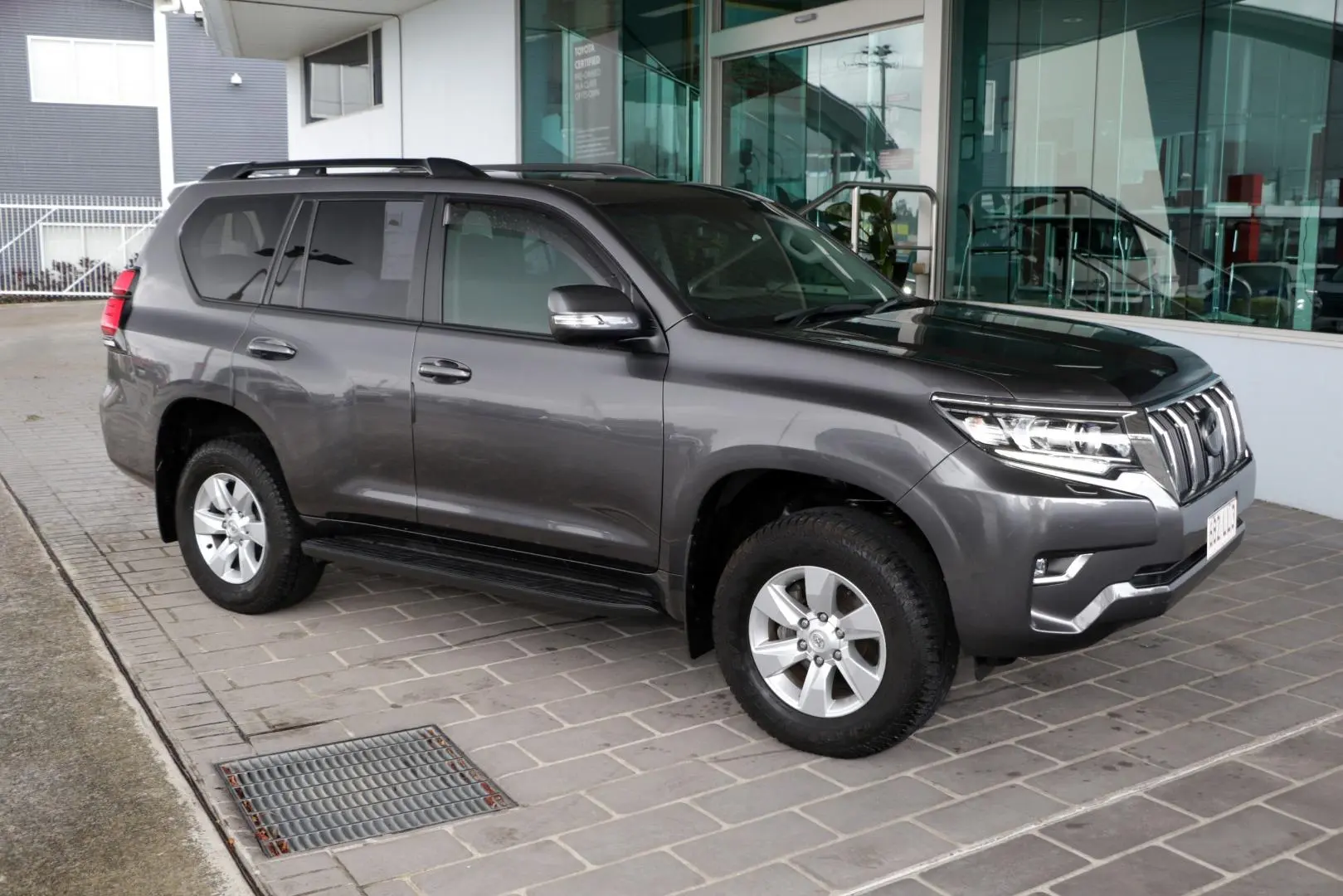 2018 Toyota Landcruiser Prado Gallery Image 5