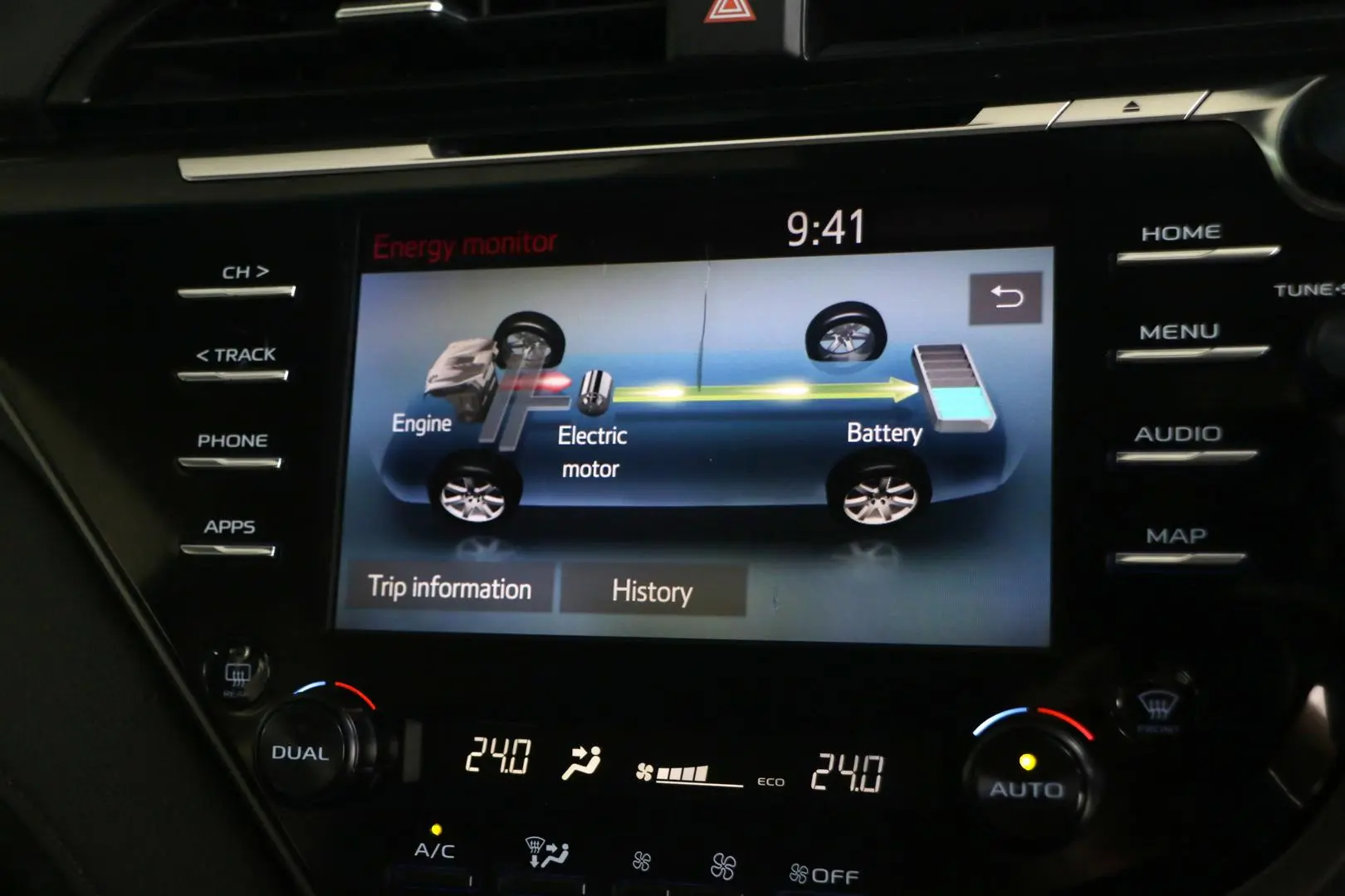 2020 Toyota Camry Gallery Image 10