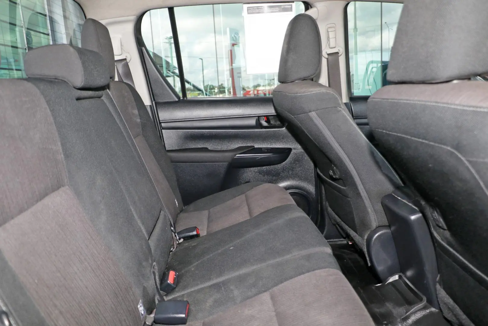 2018 Toyota Hilux Gallery Image 9