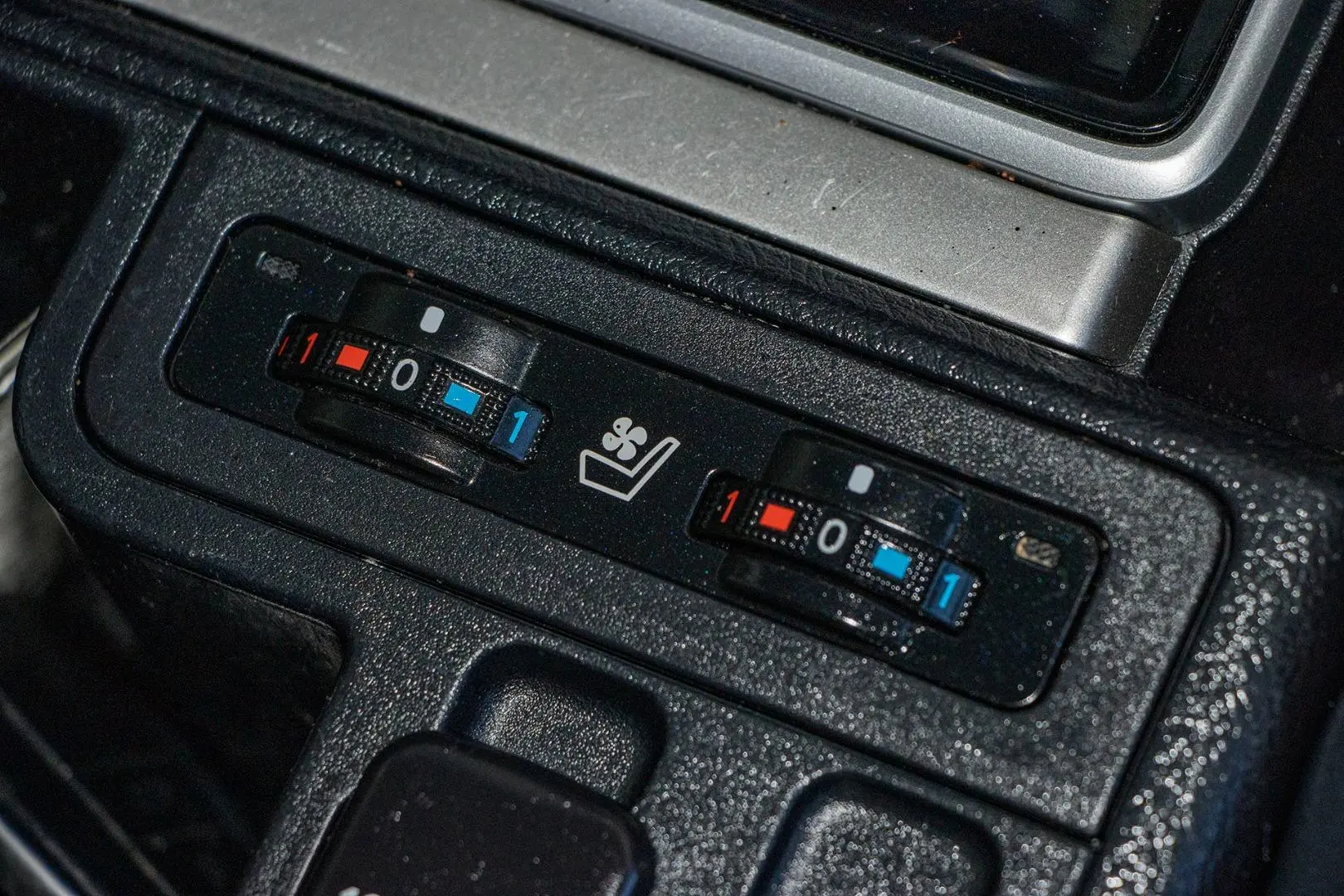 2019 Toyota Landcruiser Prado Gallery Image 15