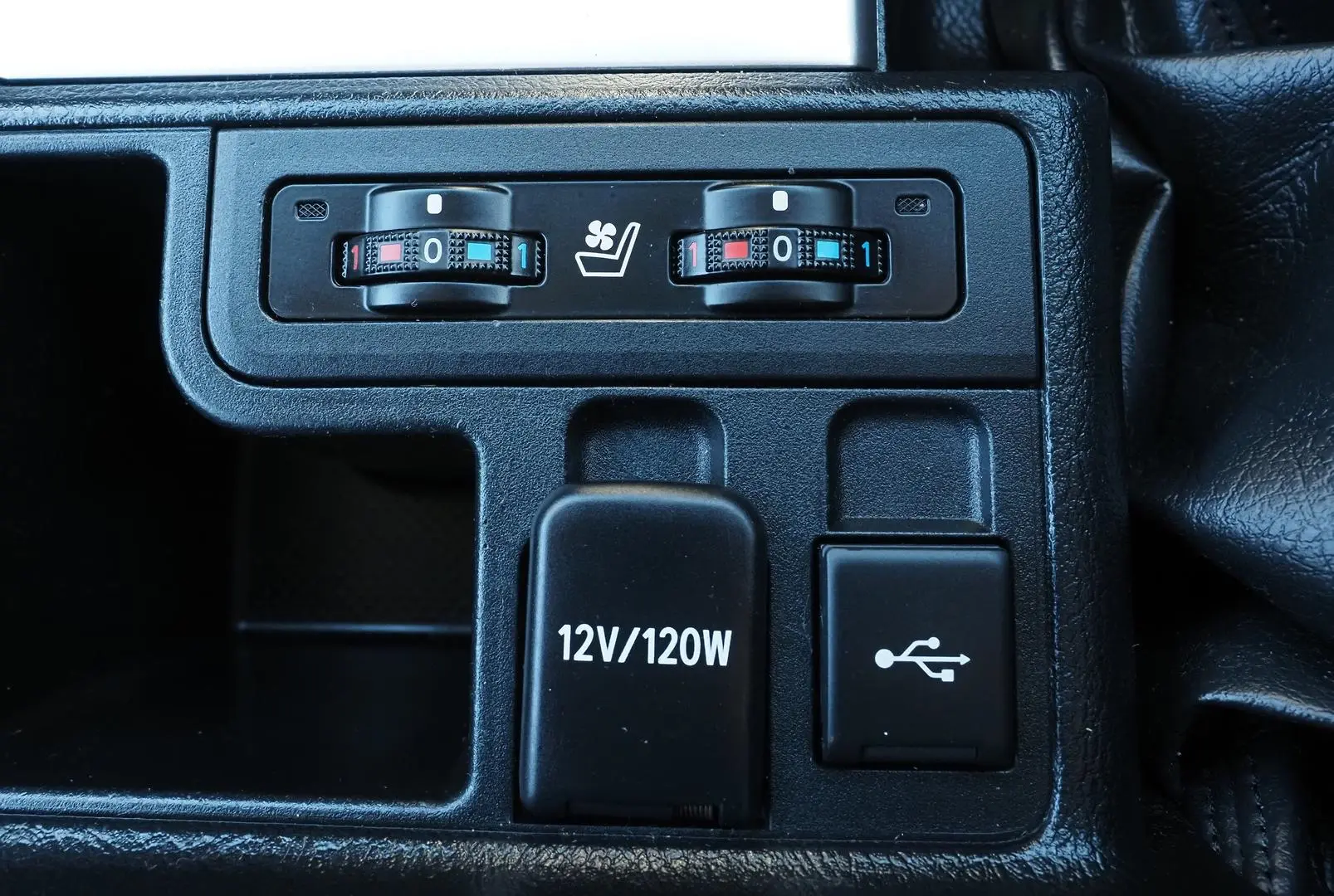 2021 Toyota Landcruiser Prado Gallery Image 19