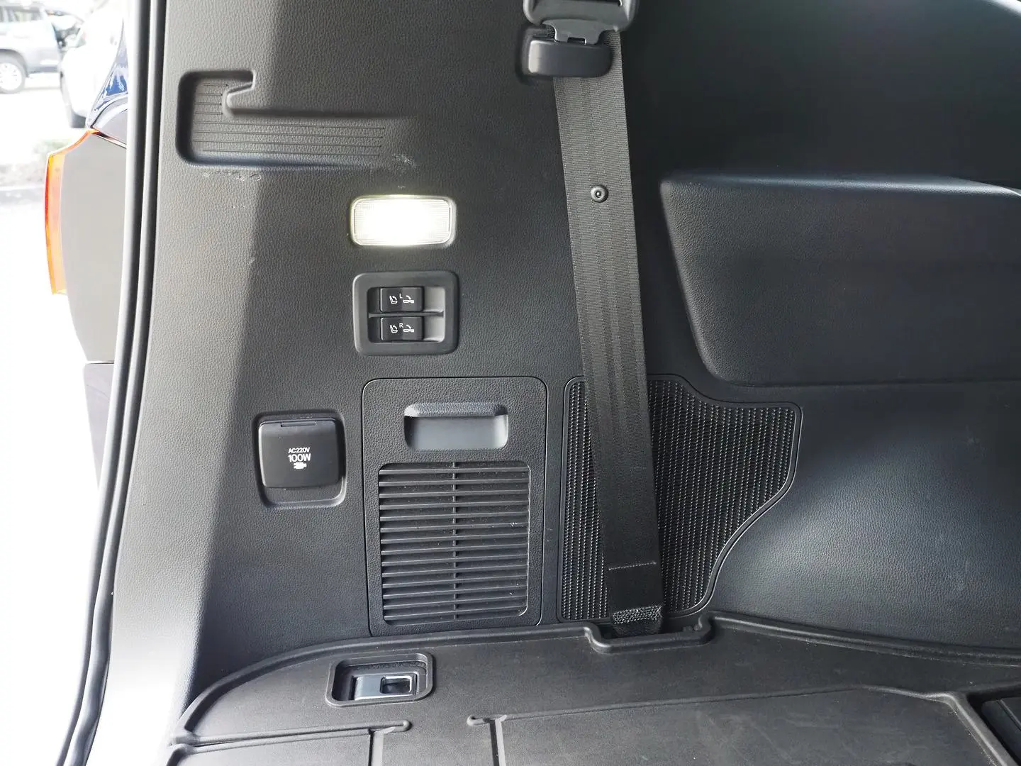 2023 Toyota Landcruiser Gallery Image 34