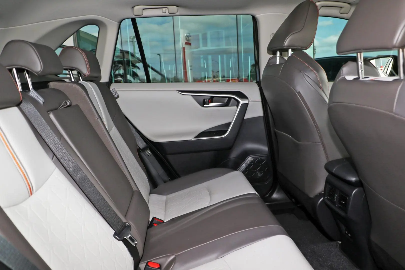 2024 Toyota RAV4 Gallery Image 9