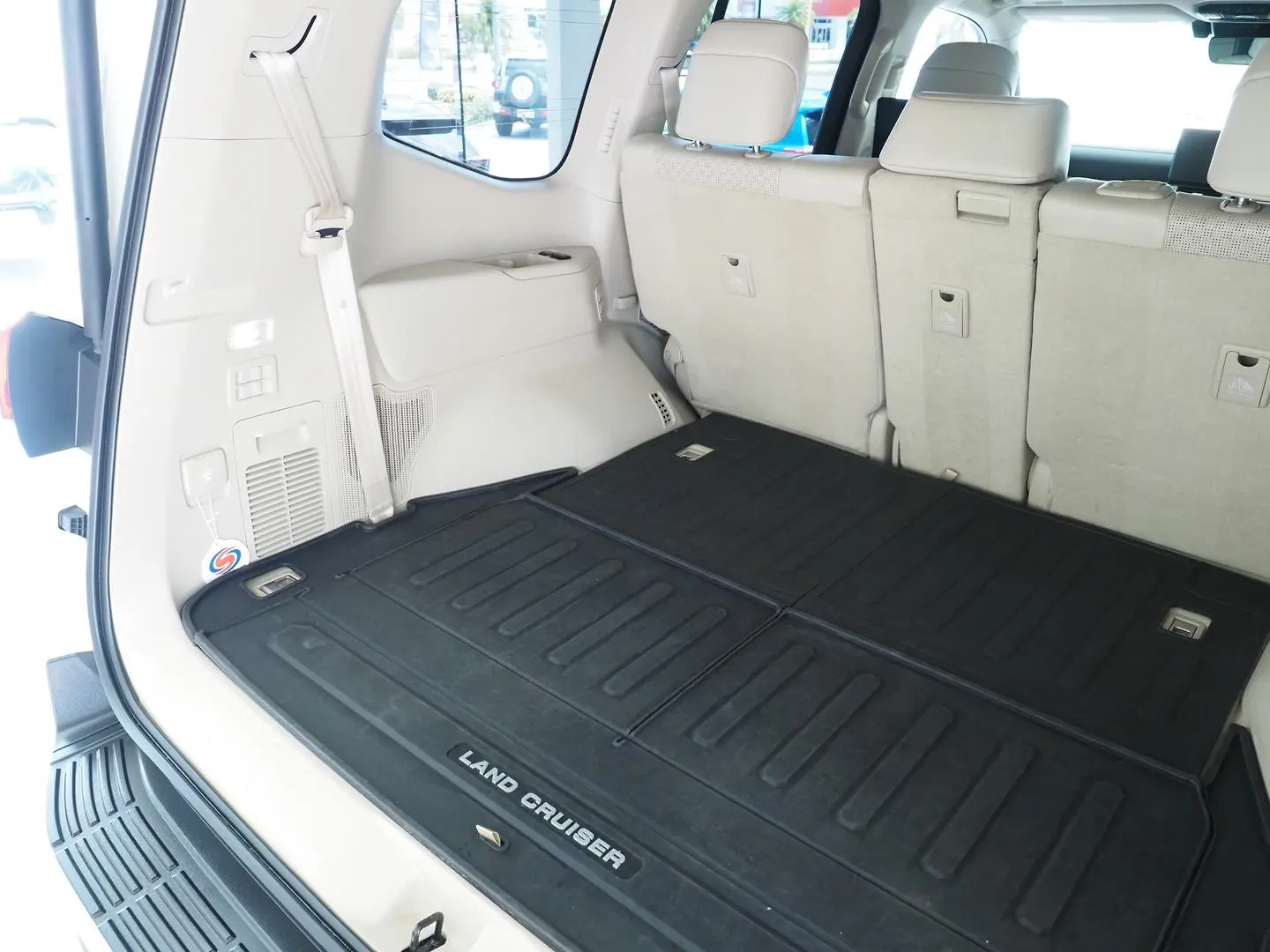 2022 Toyota Landcruiser Gallery Image 15