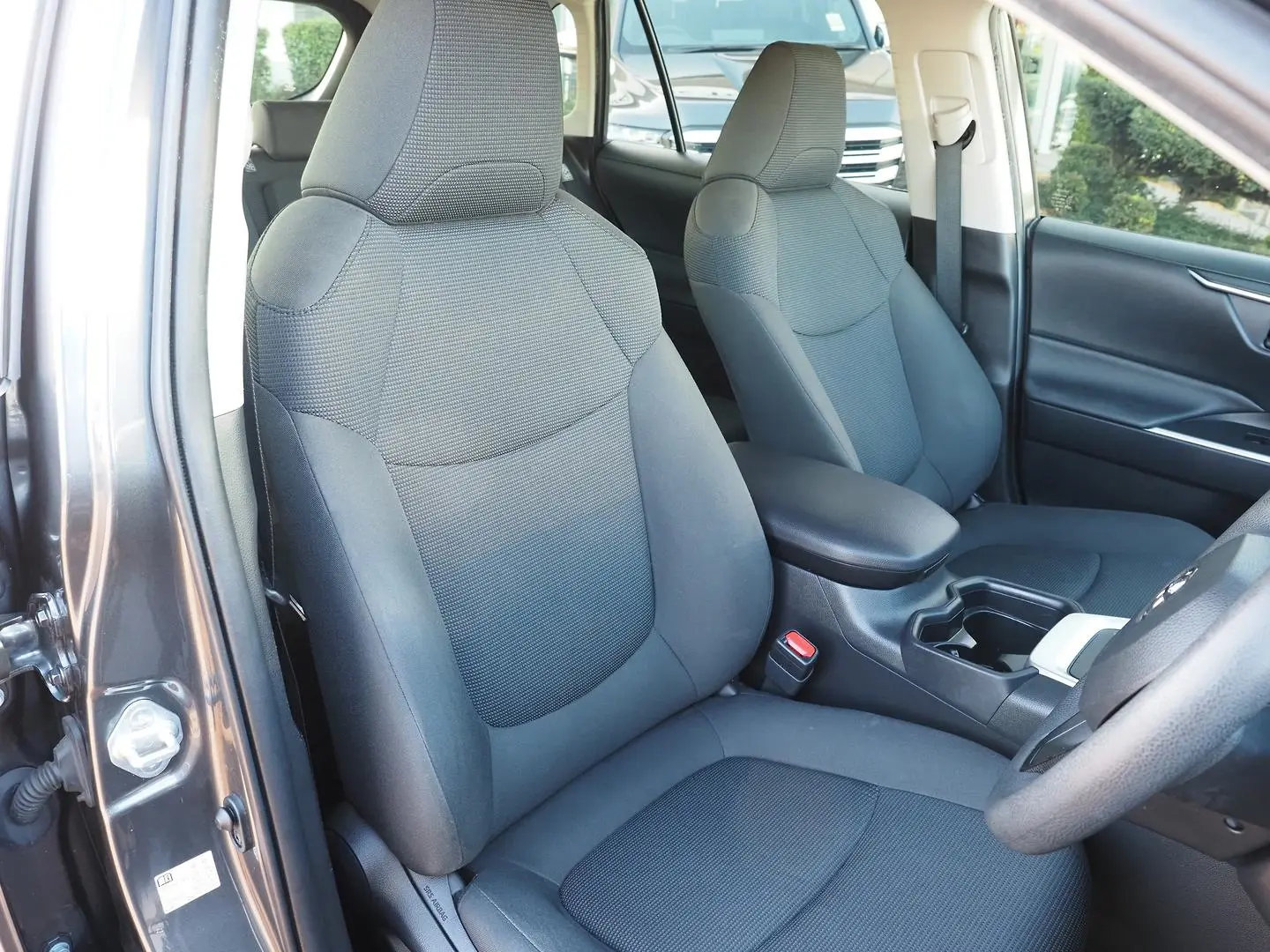 2019 Toyota RAV4 Gallery Image 15