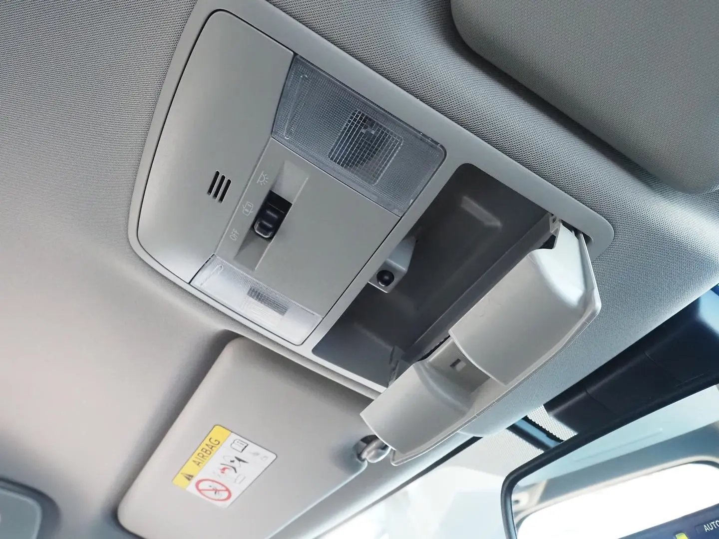 2018 Toyota RAV4 Gallery Image 21