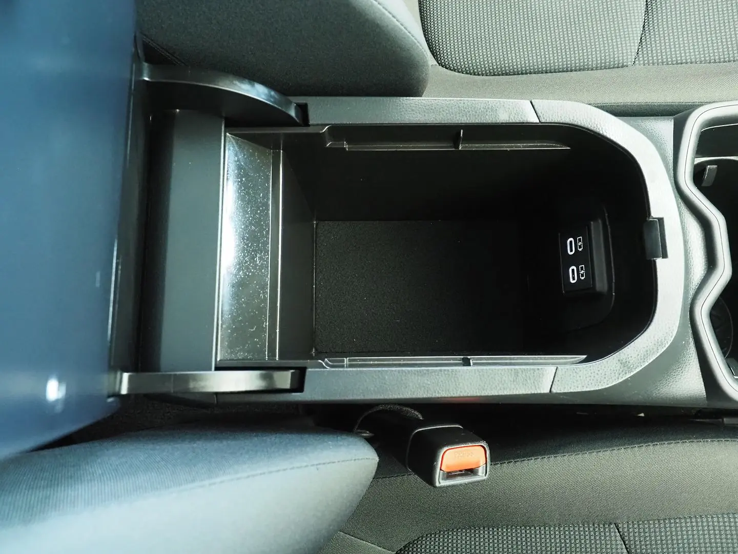 2024 Toyota RAV4 Gallery Image 25