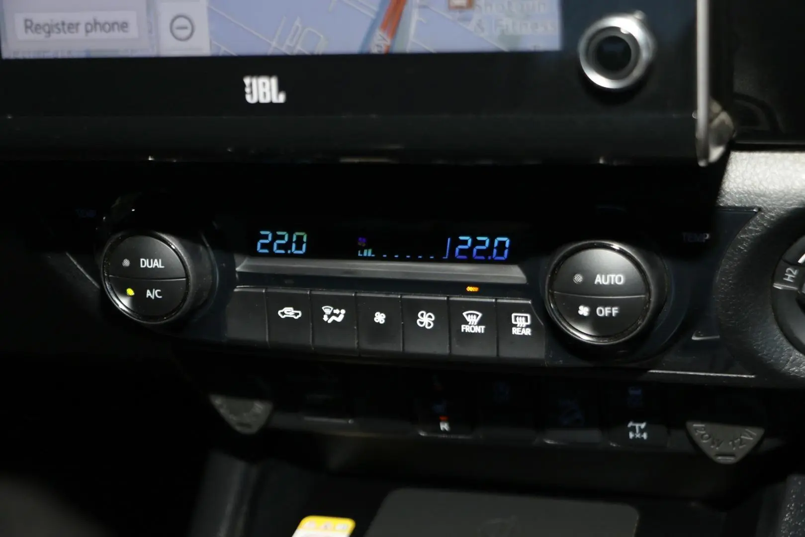 2025 Toyota Hilux Gallery Image 21