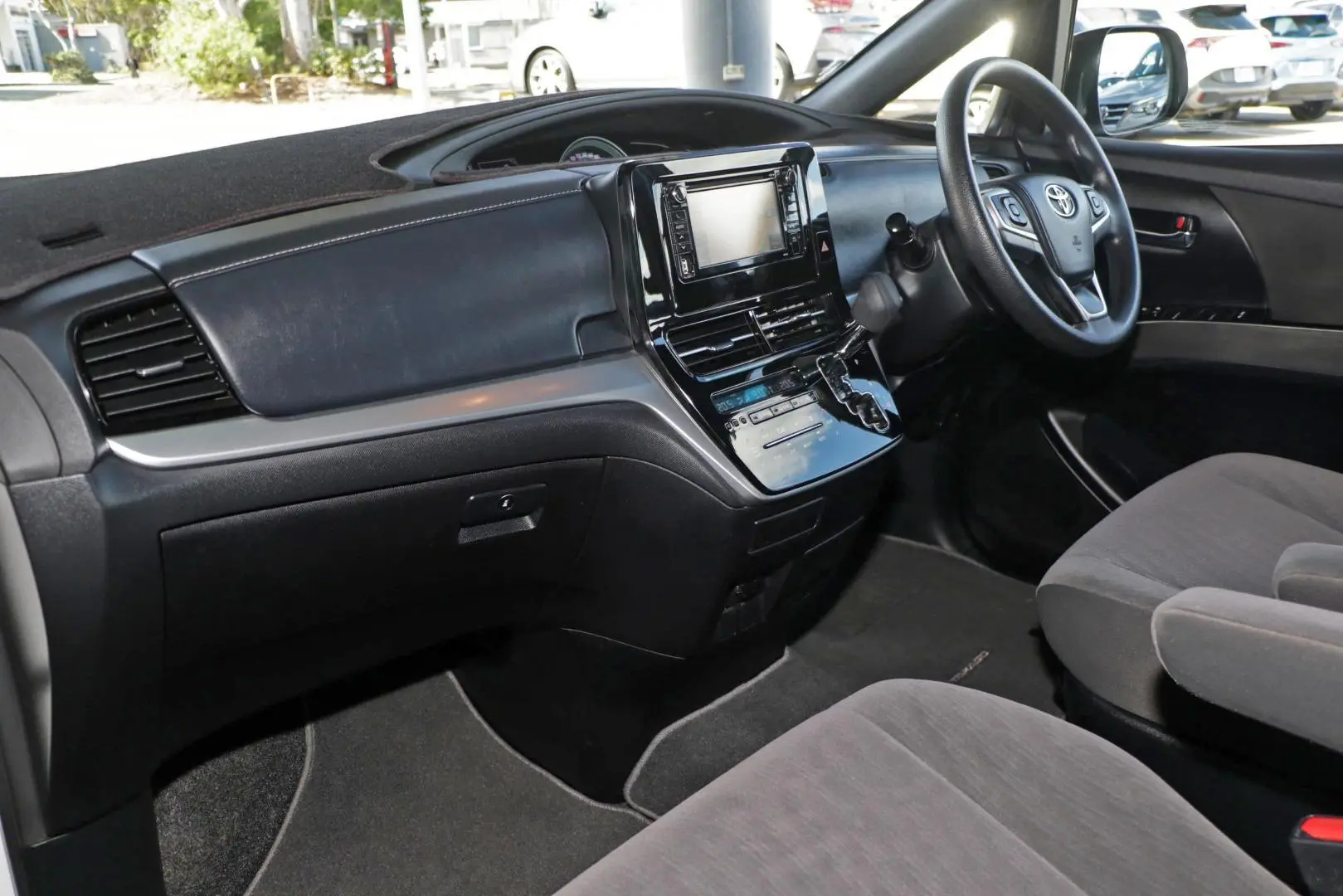 2018 Toyota Tarago Gallery Image 7