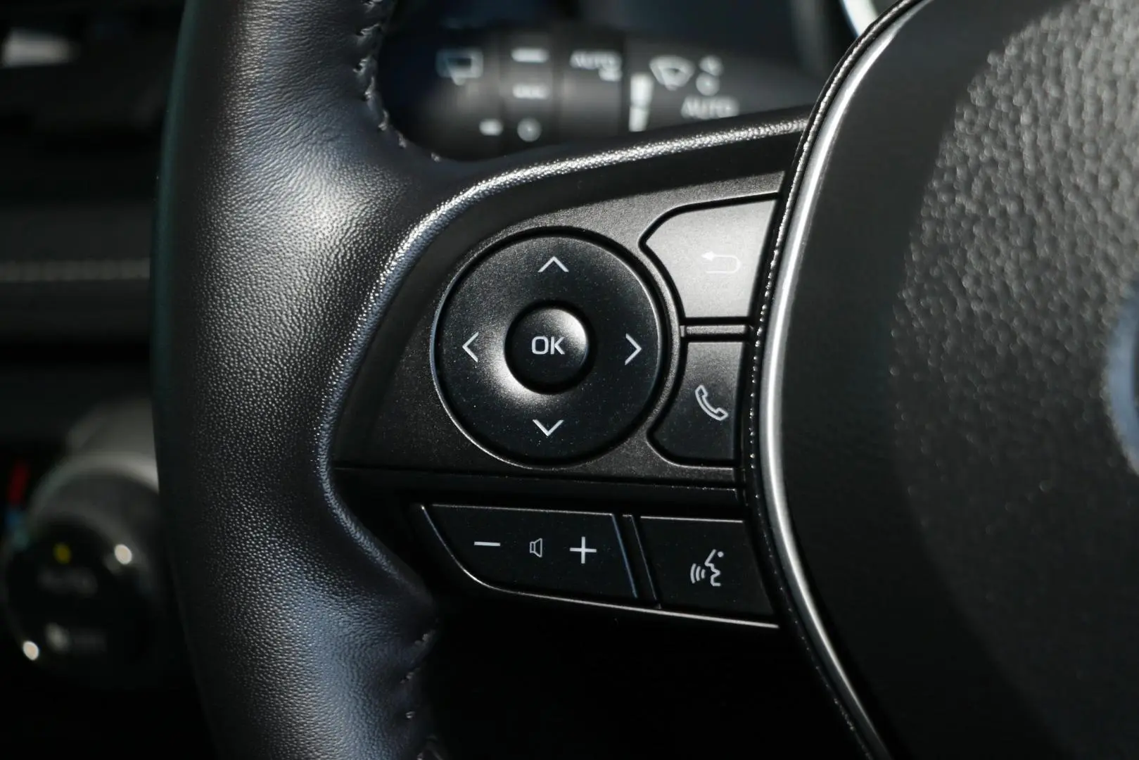 2025 Toyota RAV4 Gallery Image 16