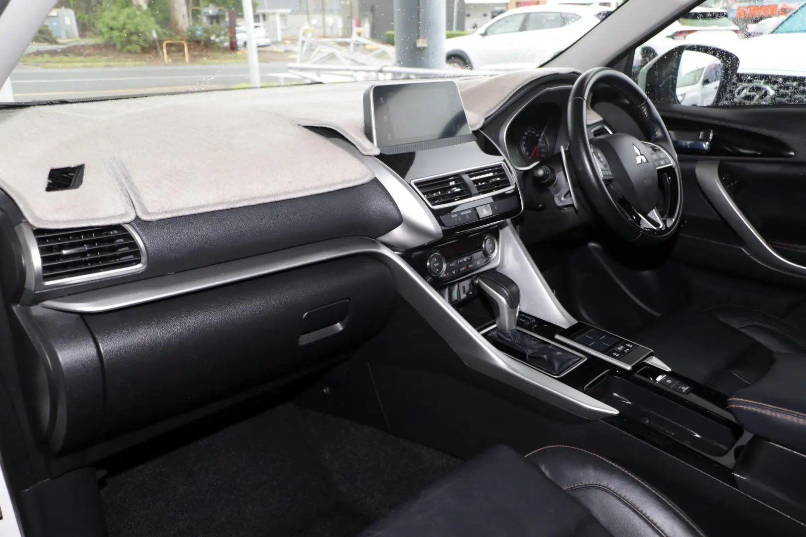 2019 Mitsubishi Eclipse Cross Gallery Image 7
