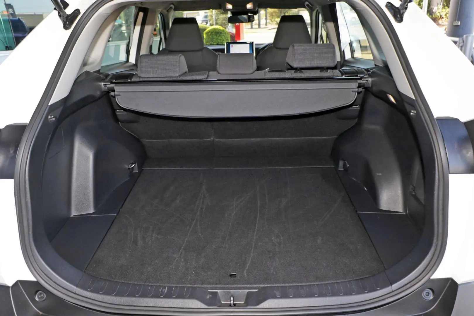 2025 Toyota RAV4 Gallery Image 23