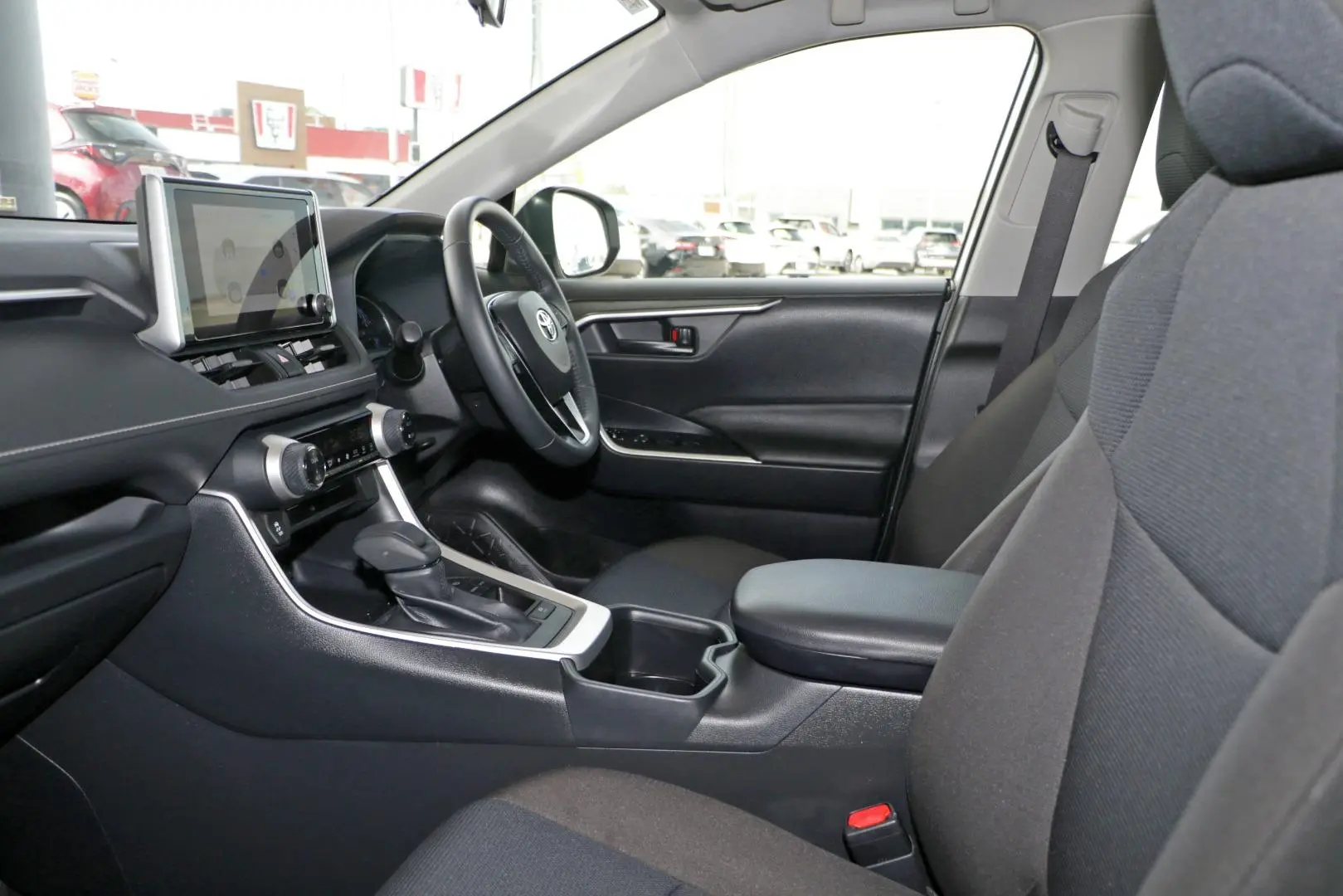 2024 Toyota RAV4 Gallery Image 8