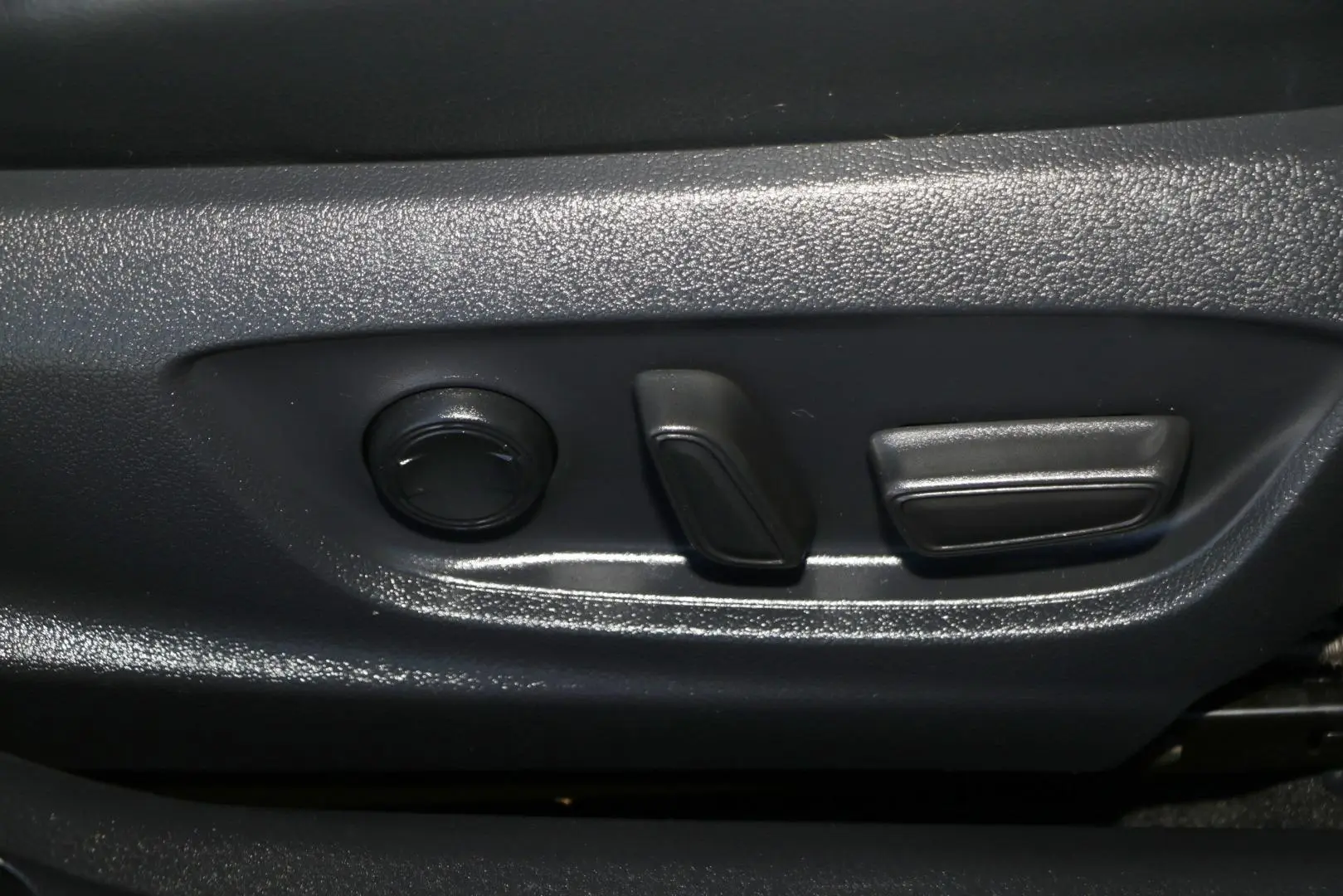 2019 Toyota Camry Gallery Image 19