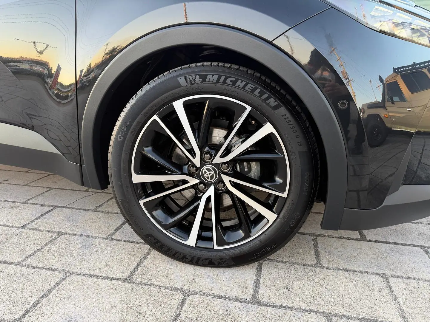 2024 Toyota C-HR Gallery Image 13