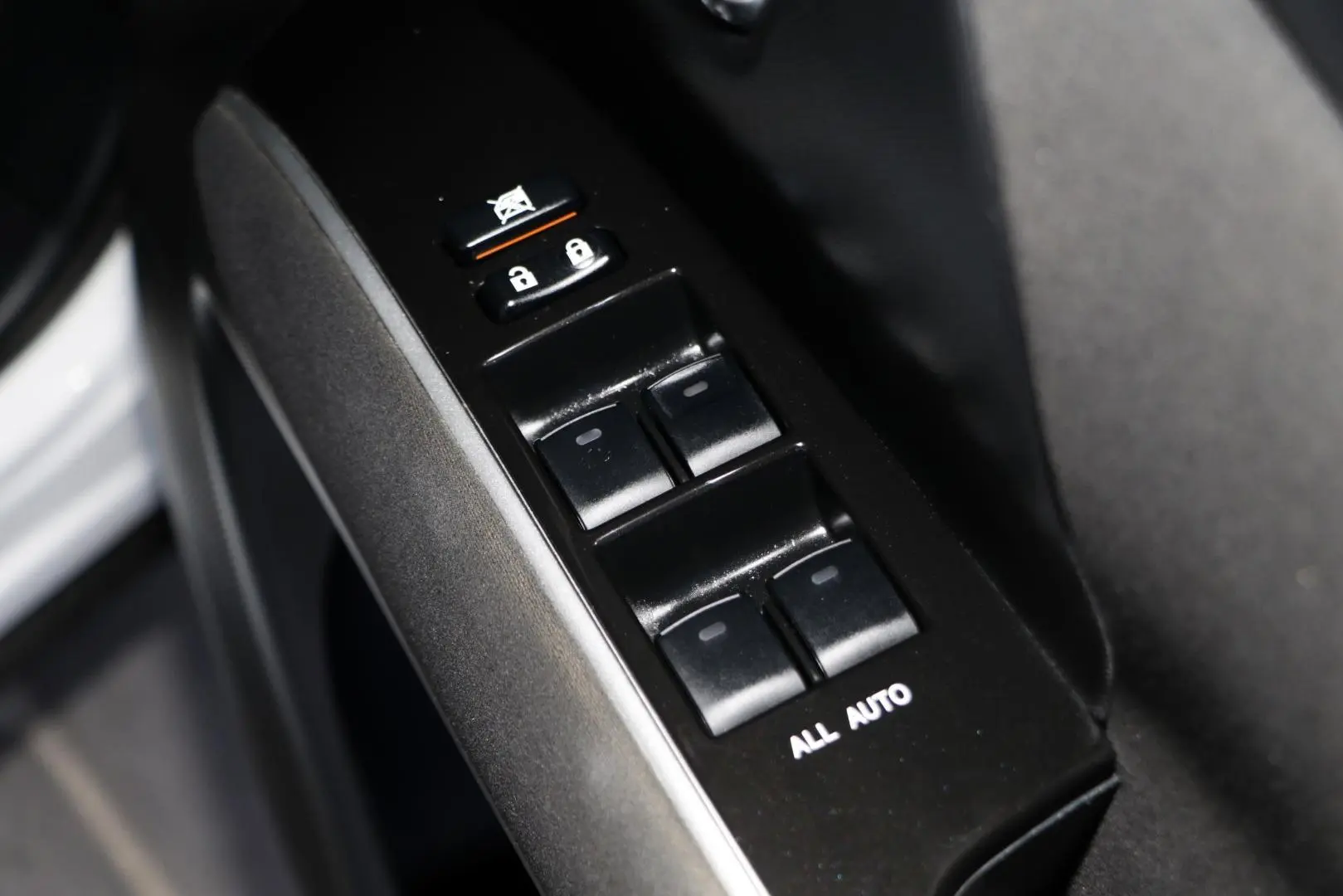 2018 Toyota Tarago Gallery Image 18