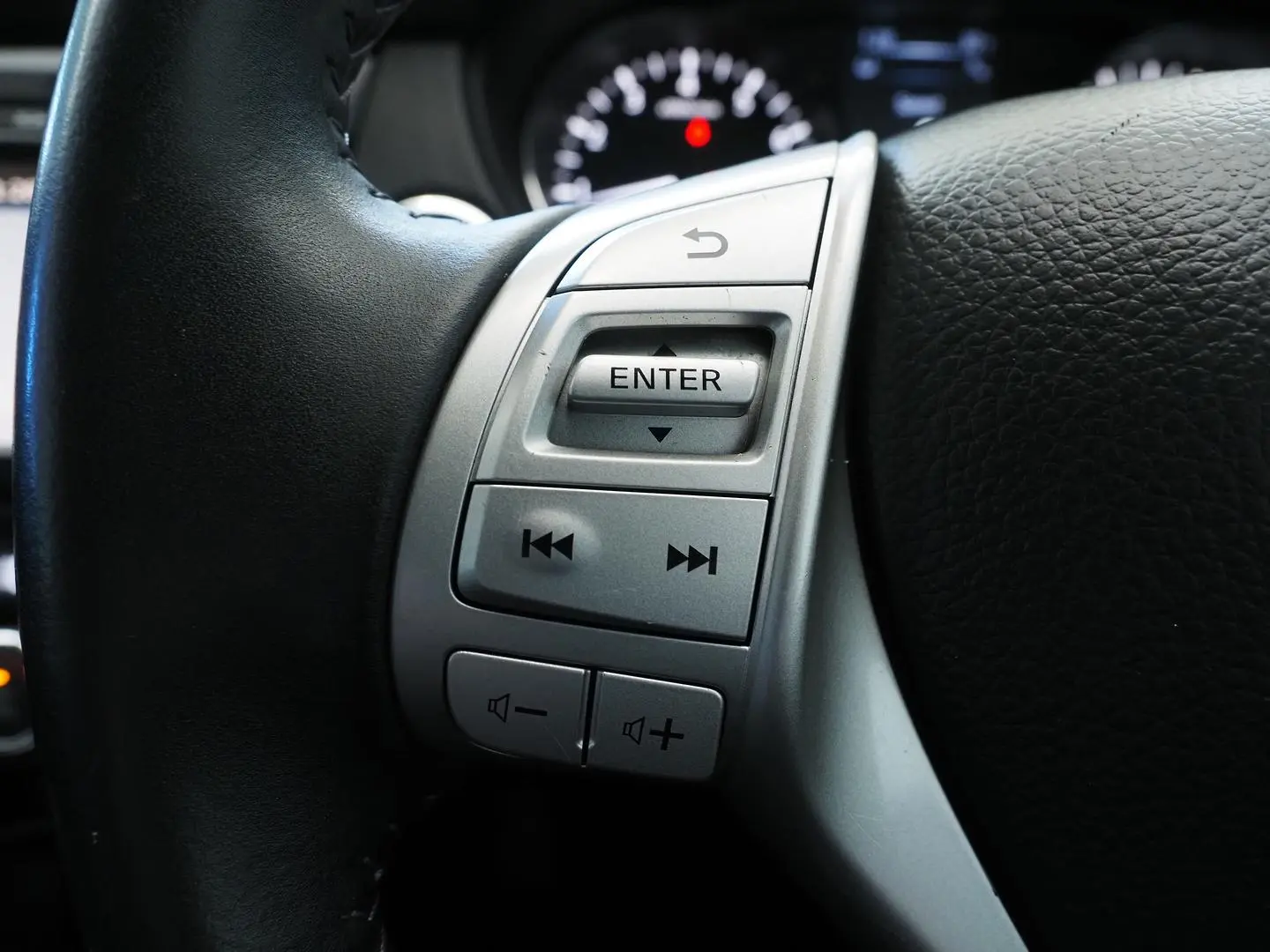 2016 Nissan QASHQAI Gallery Image 23