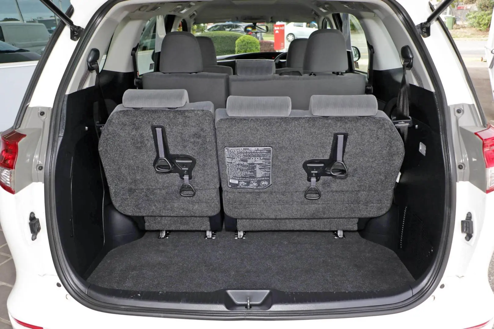 2015 Toyota Tarago Gallery Image 21