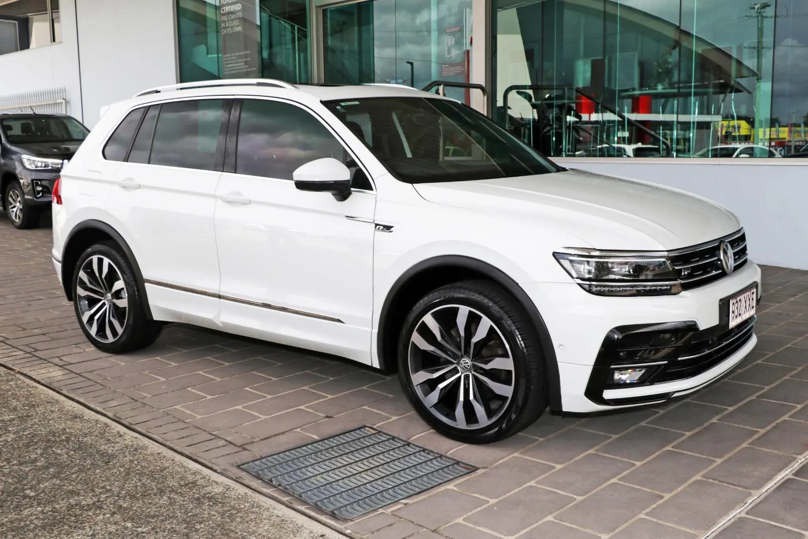 2018 Volkswagen Tiguan Gallery Image 5