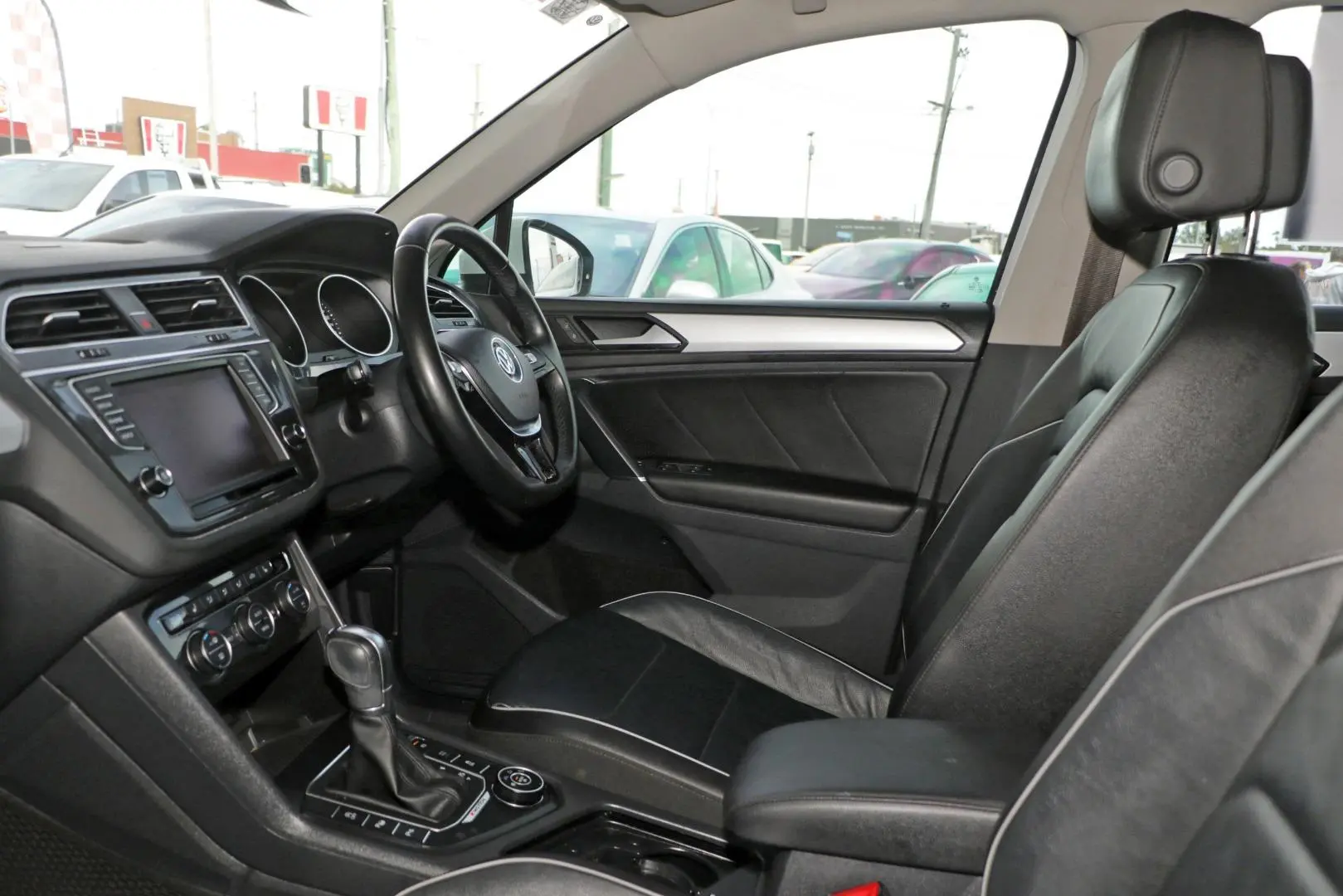 2016 Volkswagen Tiguan Gallery Image 8