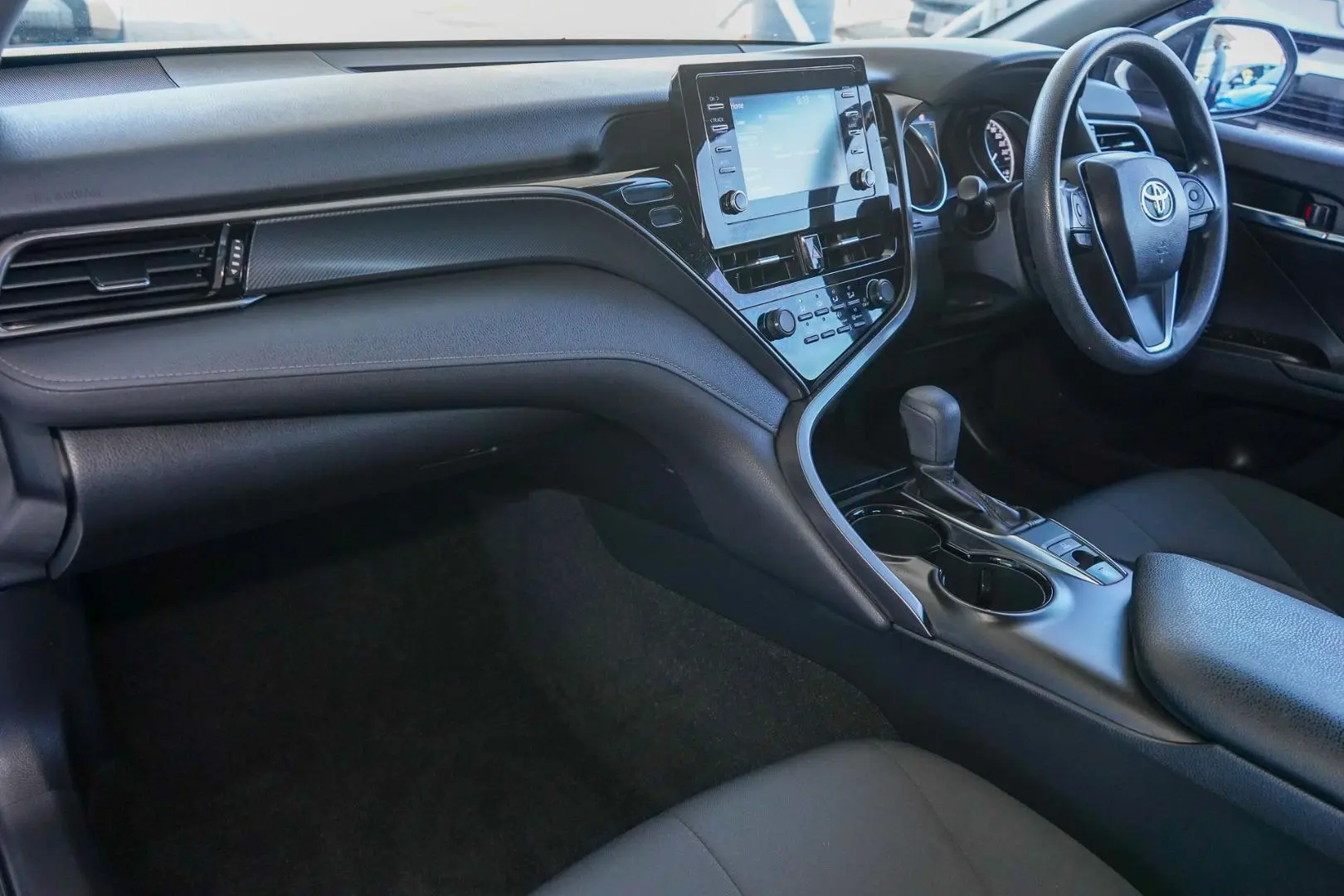 2022 Toyota Camry Gallery Image 8