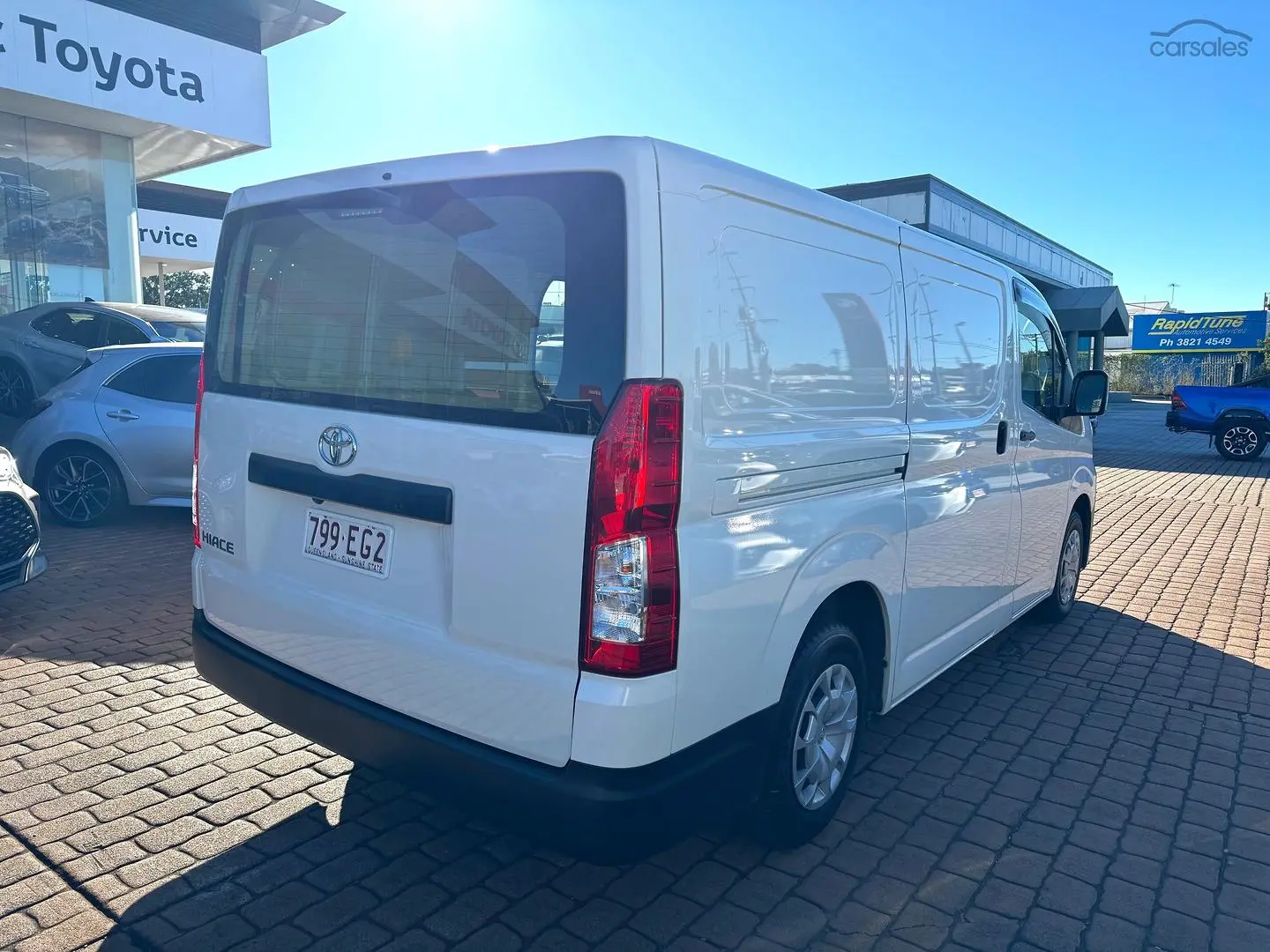 2022 Toyota Hiace Image 5