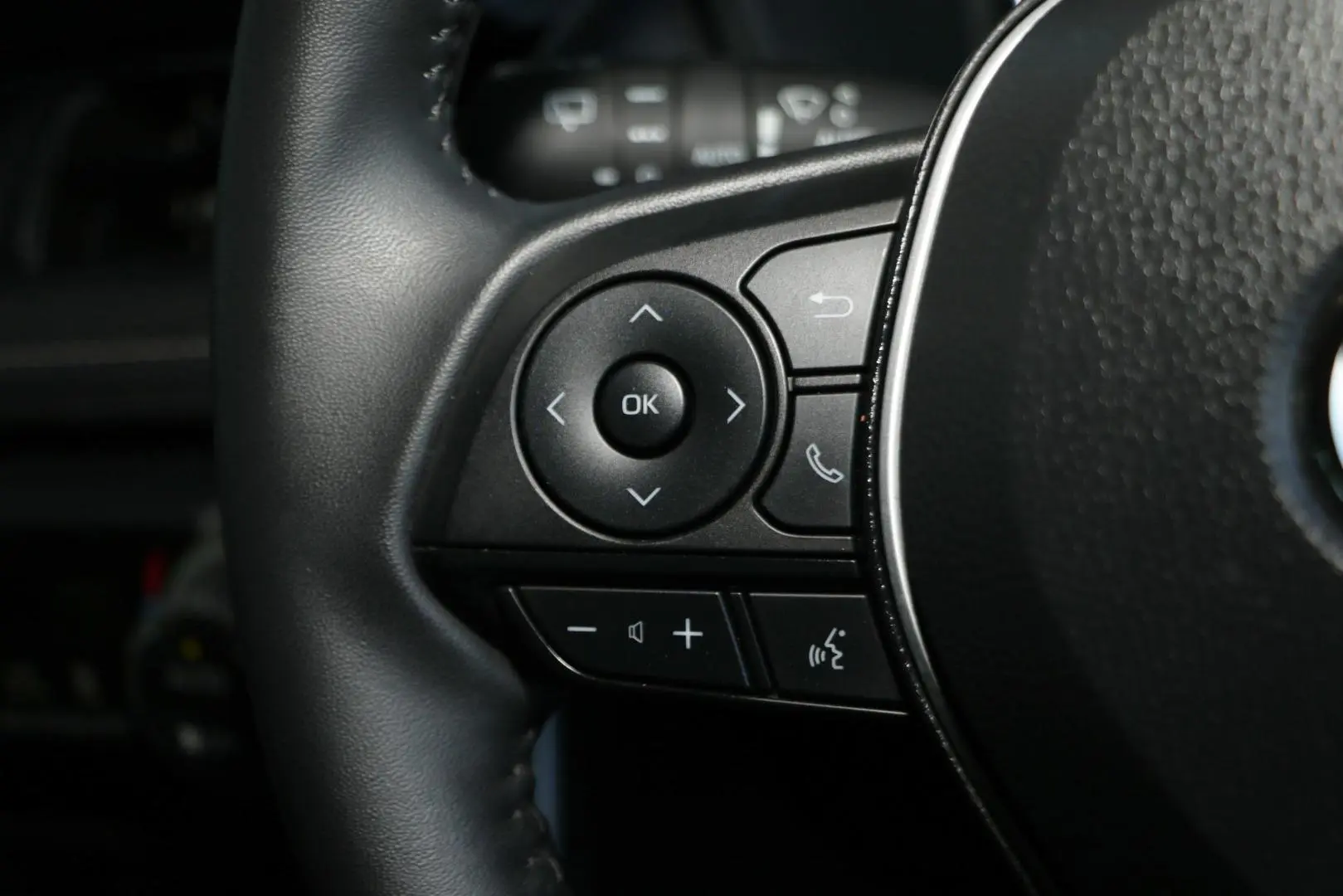 2025 Toyota RAV4 Gallery Image 19