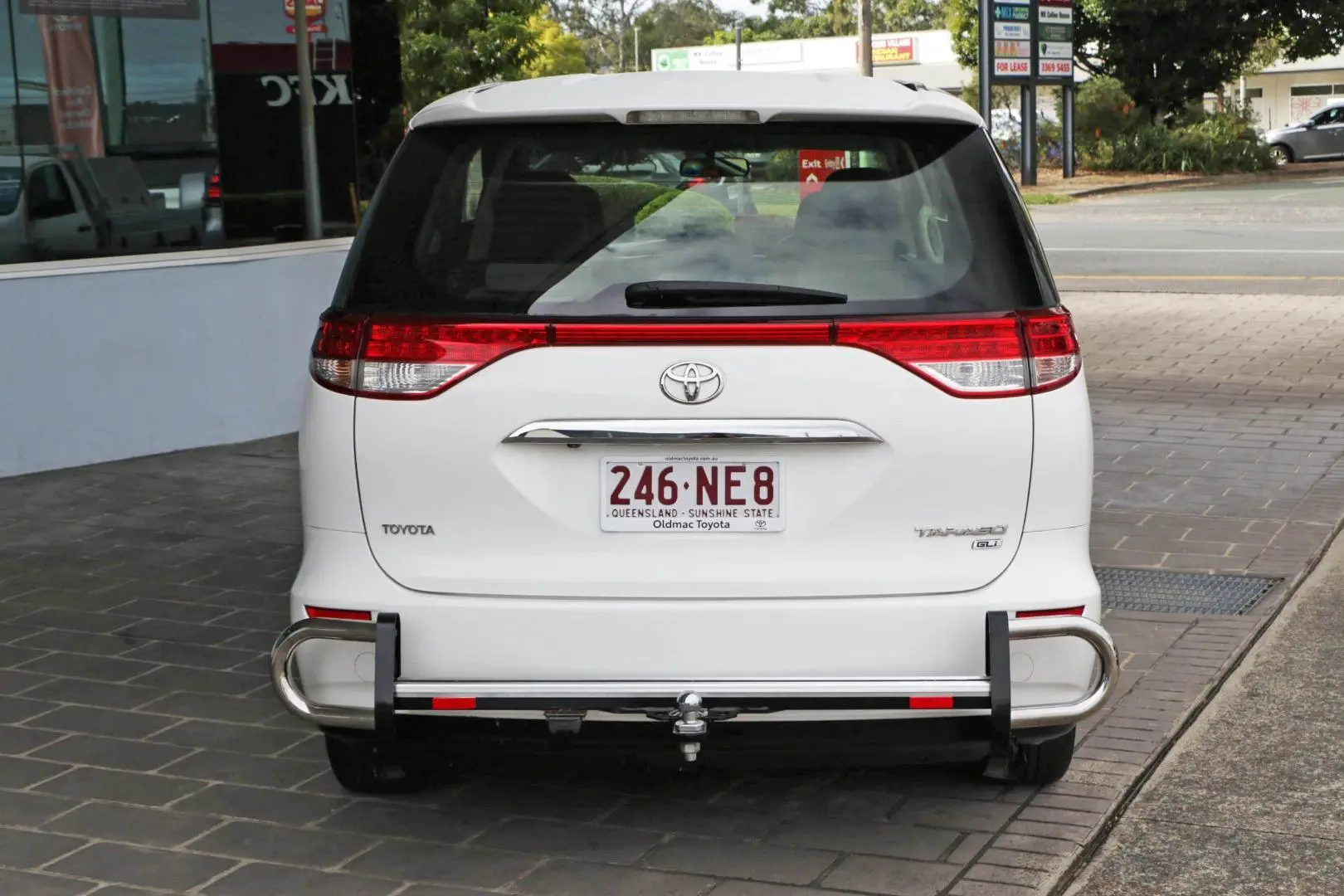 2015 Toyota Tarago Gallery Image 4