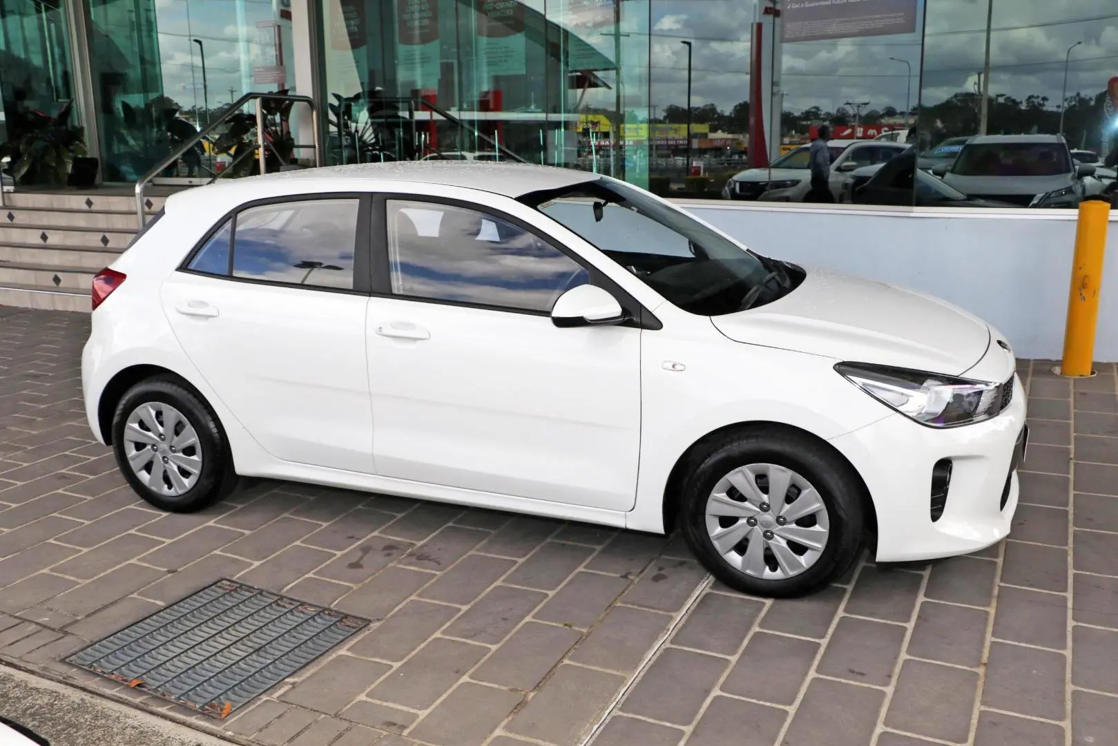 2019 Kia Rio Gallery Image 5