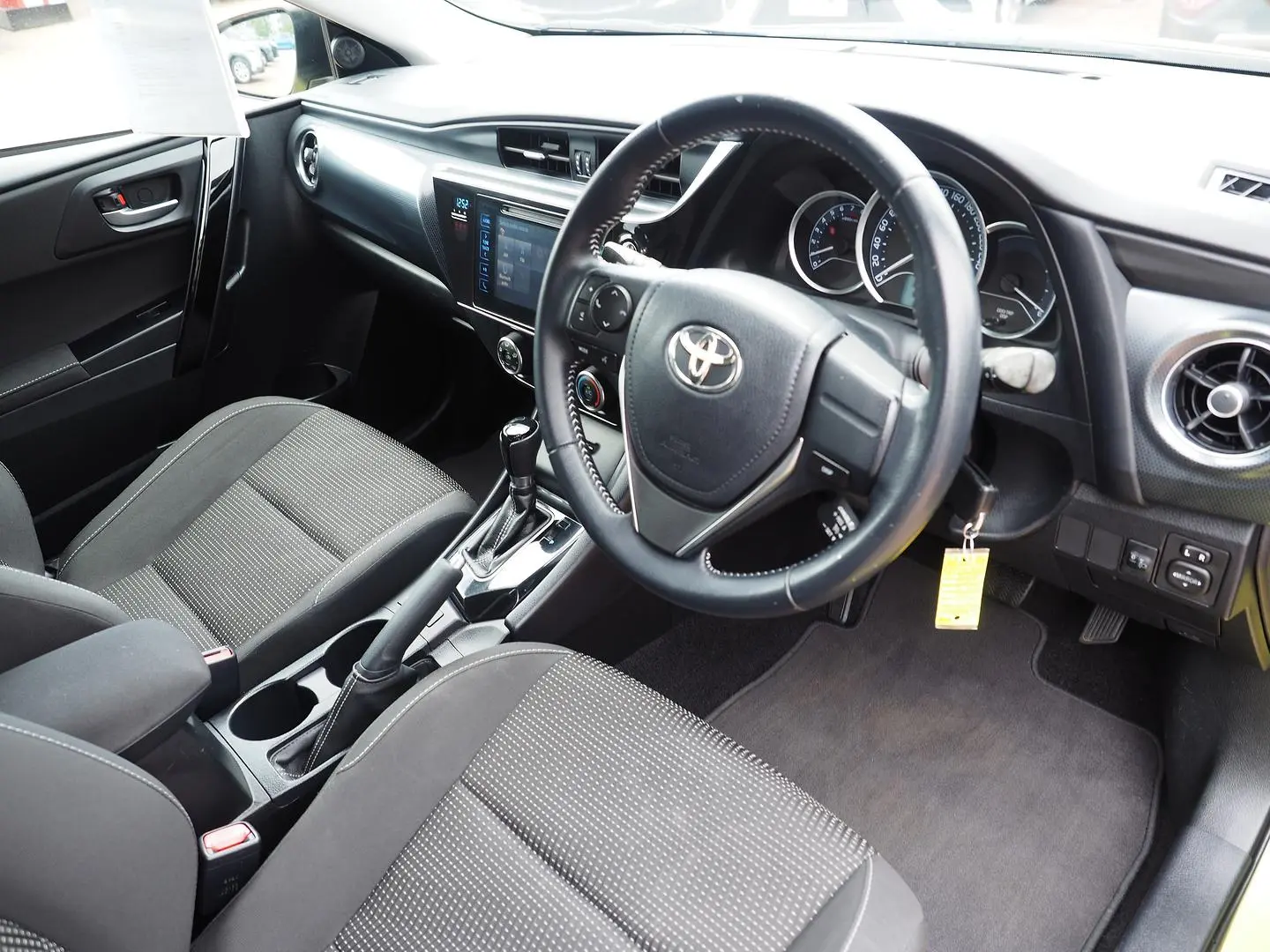 2018 Toyota Corolla Image 21