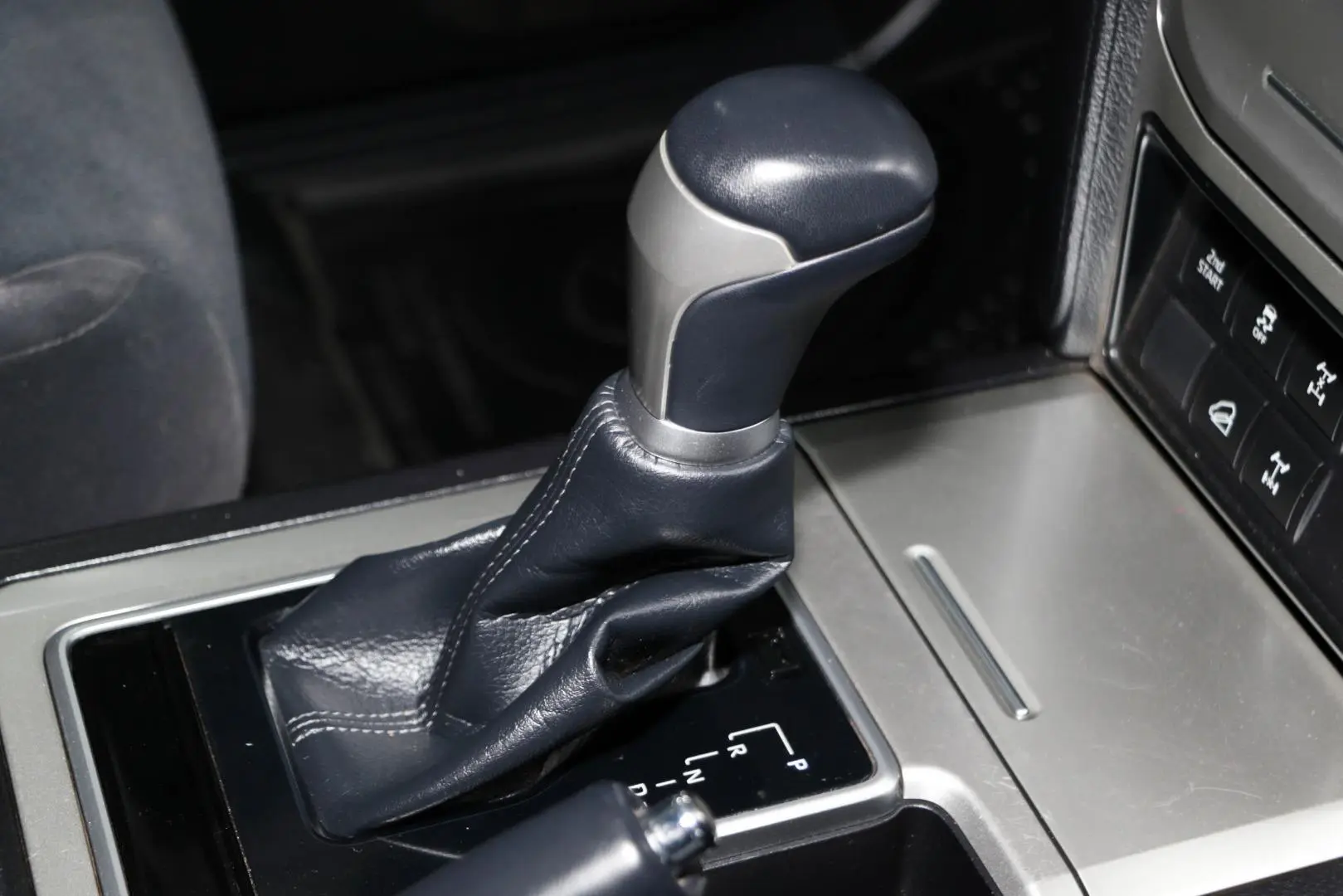 2023 Toyota Landcruiser Prado Gallery Image 15