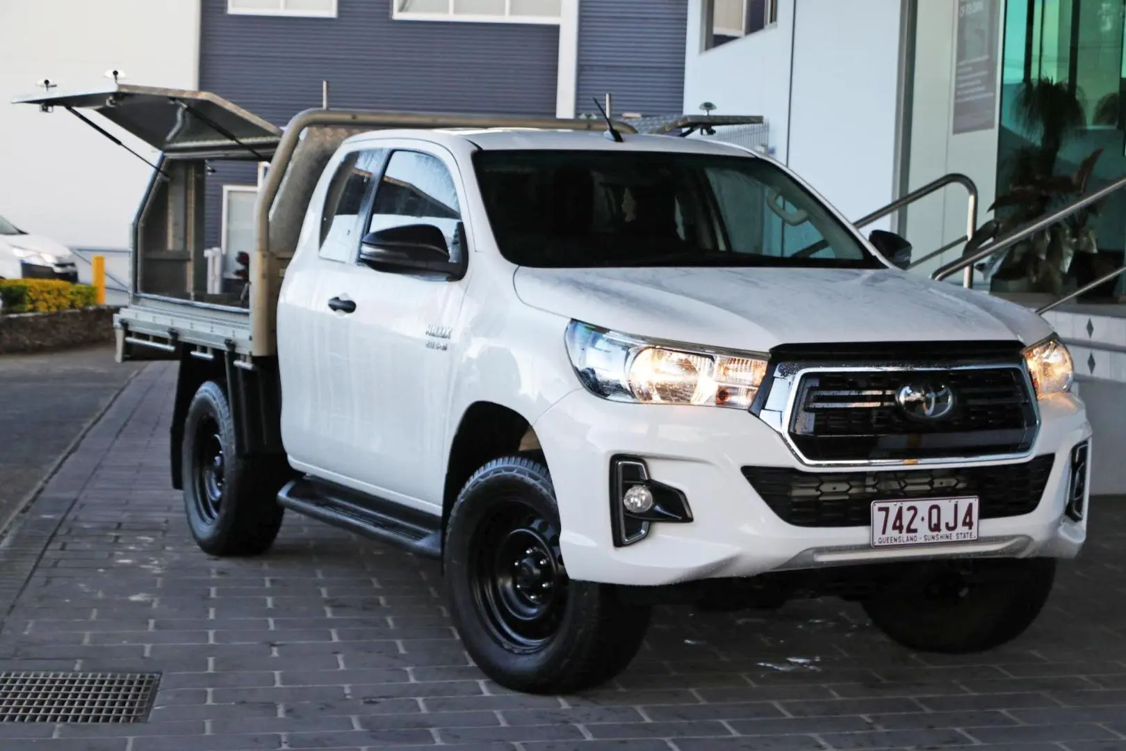 2020 Toyota Hilux Gallery Image 2