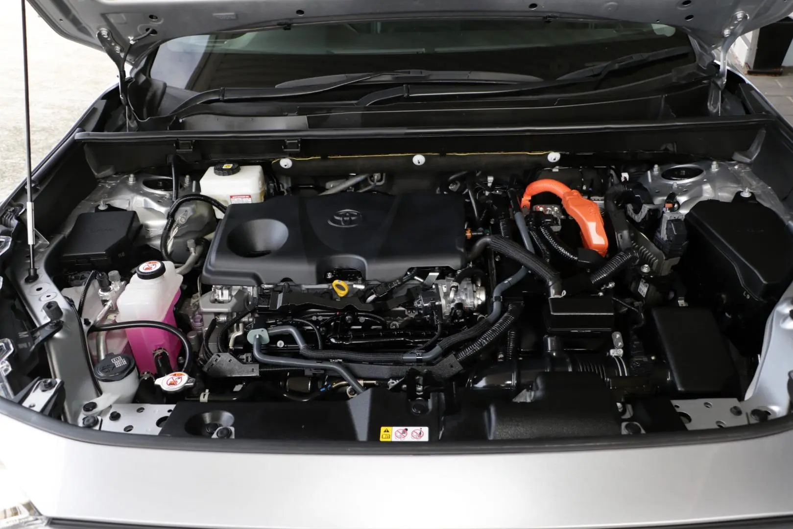 2024 Toyota RAV4 Gallery Image 19